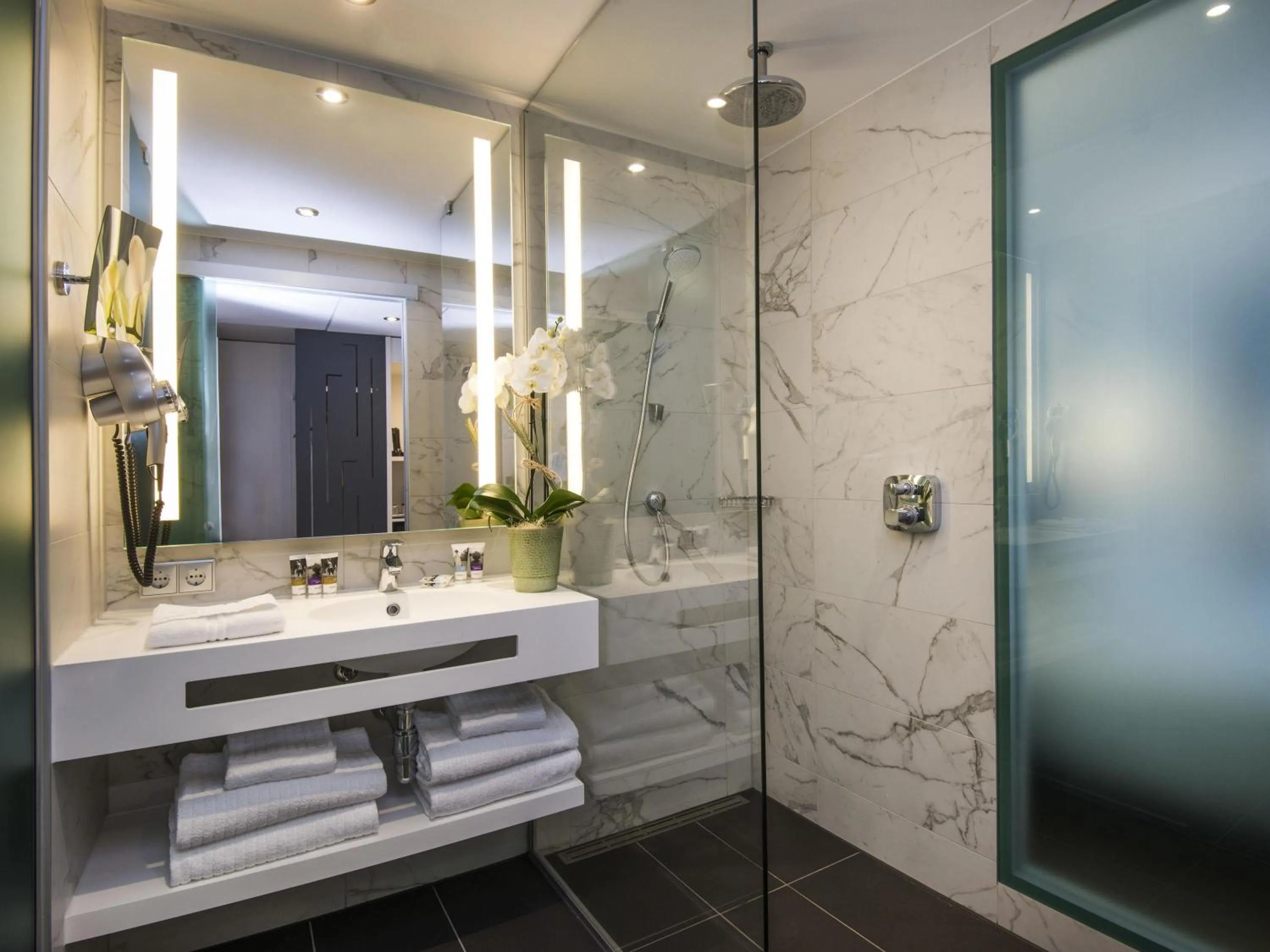 Bedroom in Mercure Ajaccio