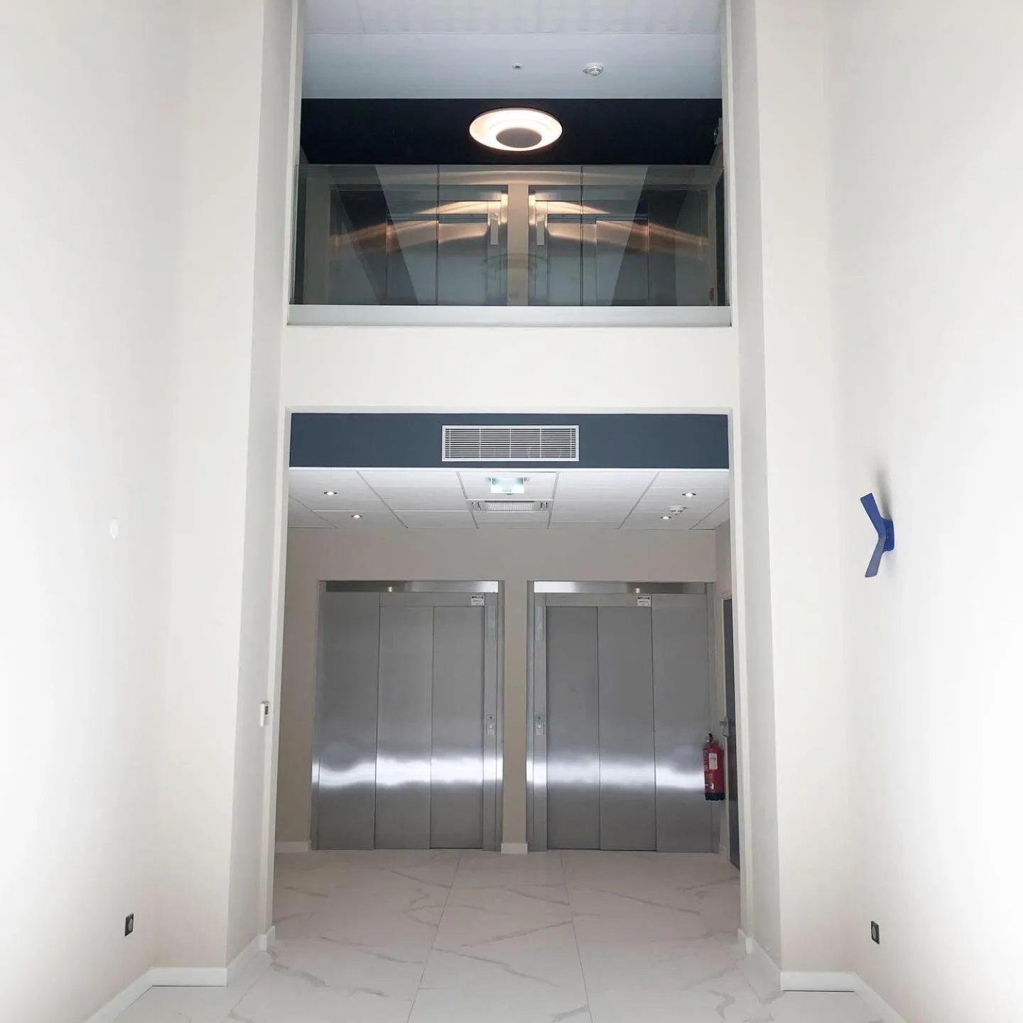 Lobby or reception in Mercure Ajaccio