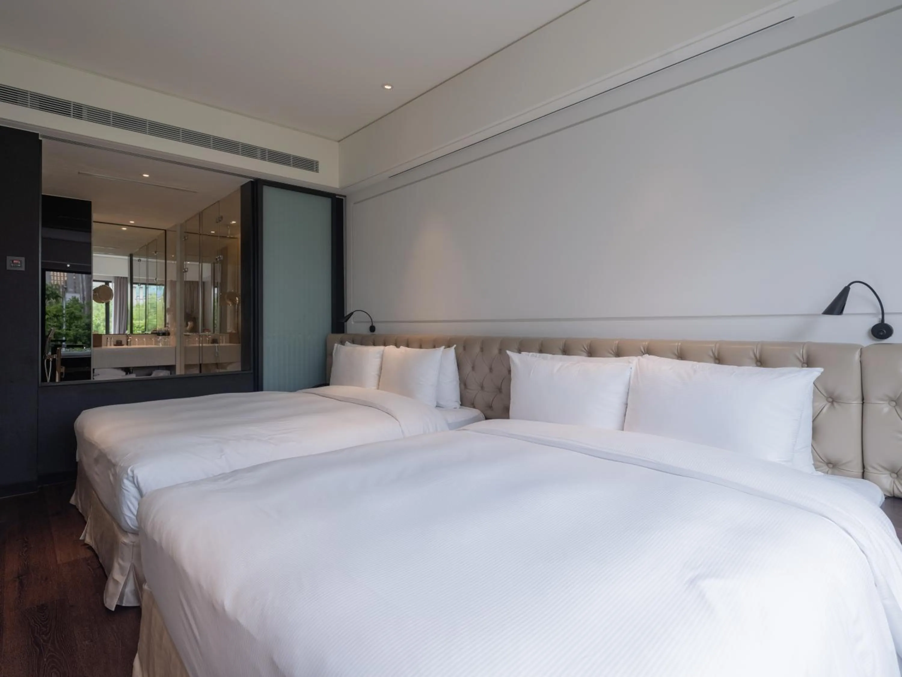 Photo of the whole room, Bed in Hotel Mvsa+Michelin 2 Starred Molino de Urdàniz