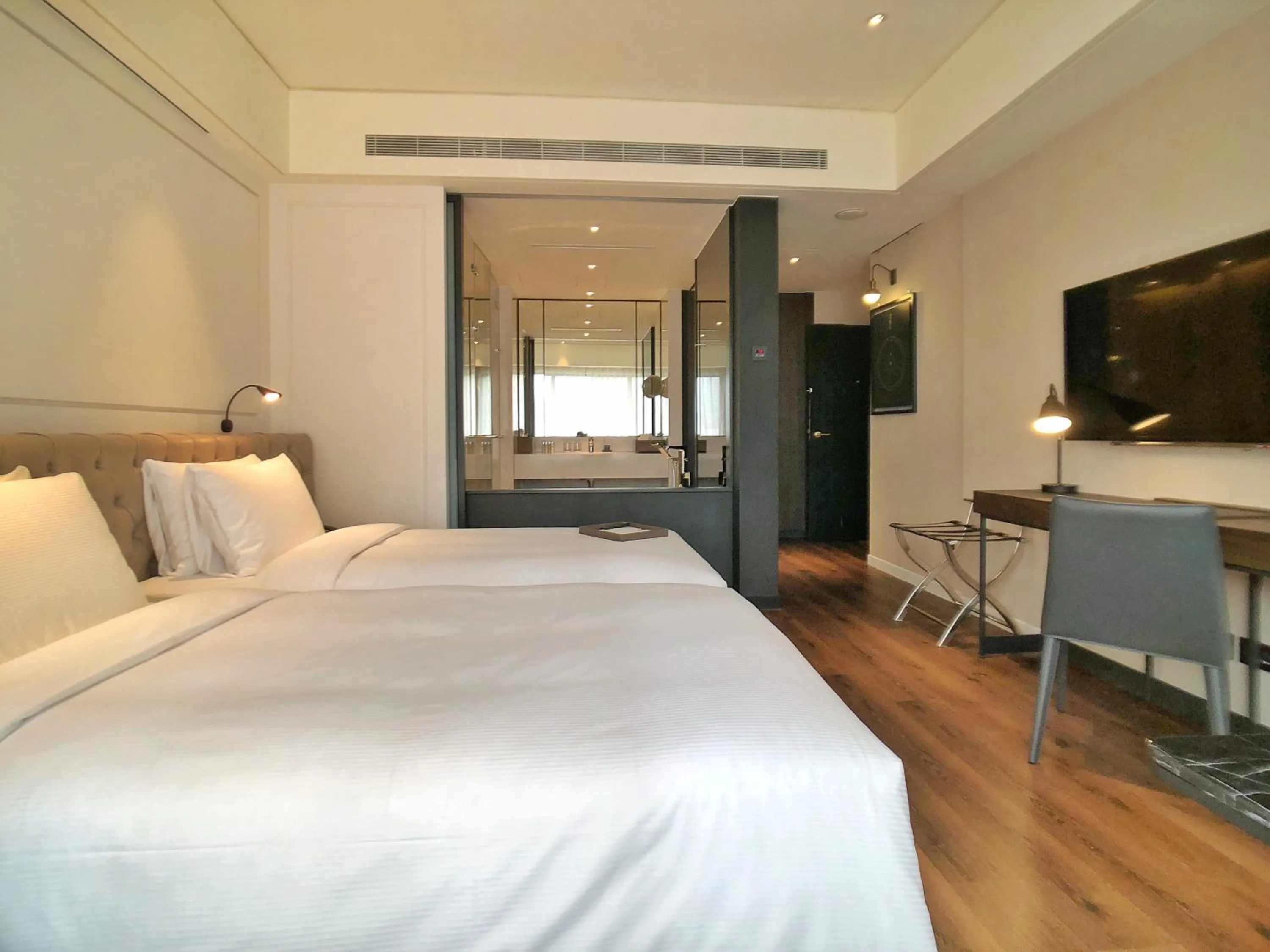 Photo of the whole room, Bed in Hotel Mvsa+Michelin 2 Starred Molino de Urdàniz