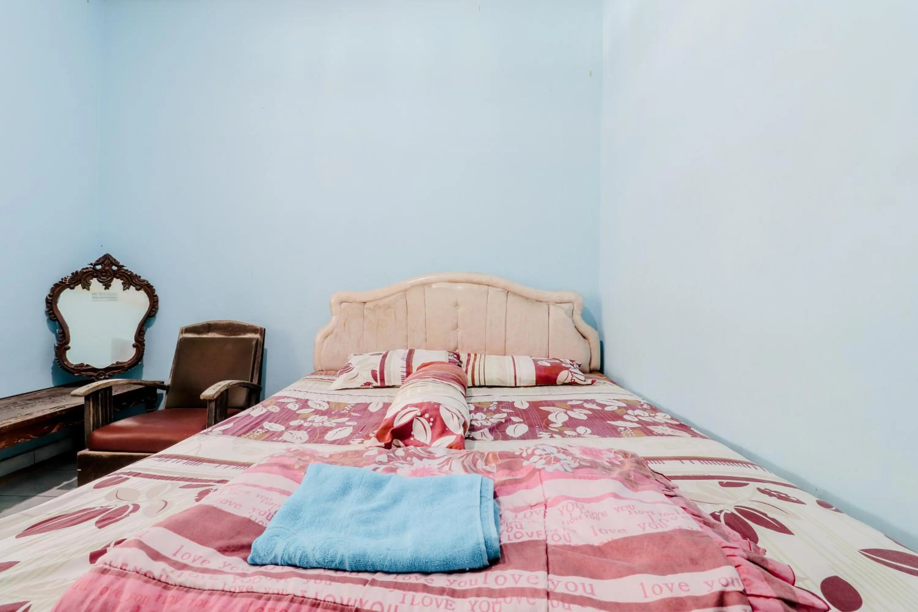 Bedroom, Bed in Losmen Parikesit