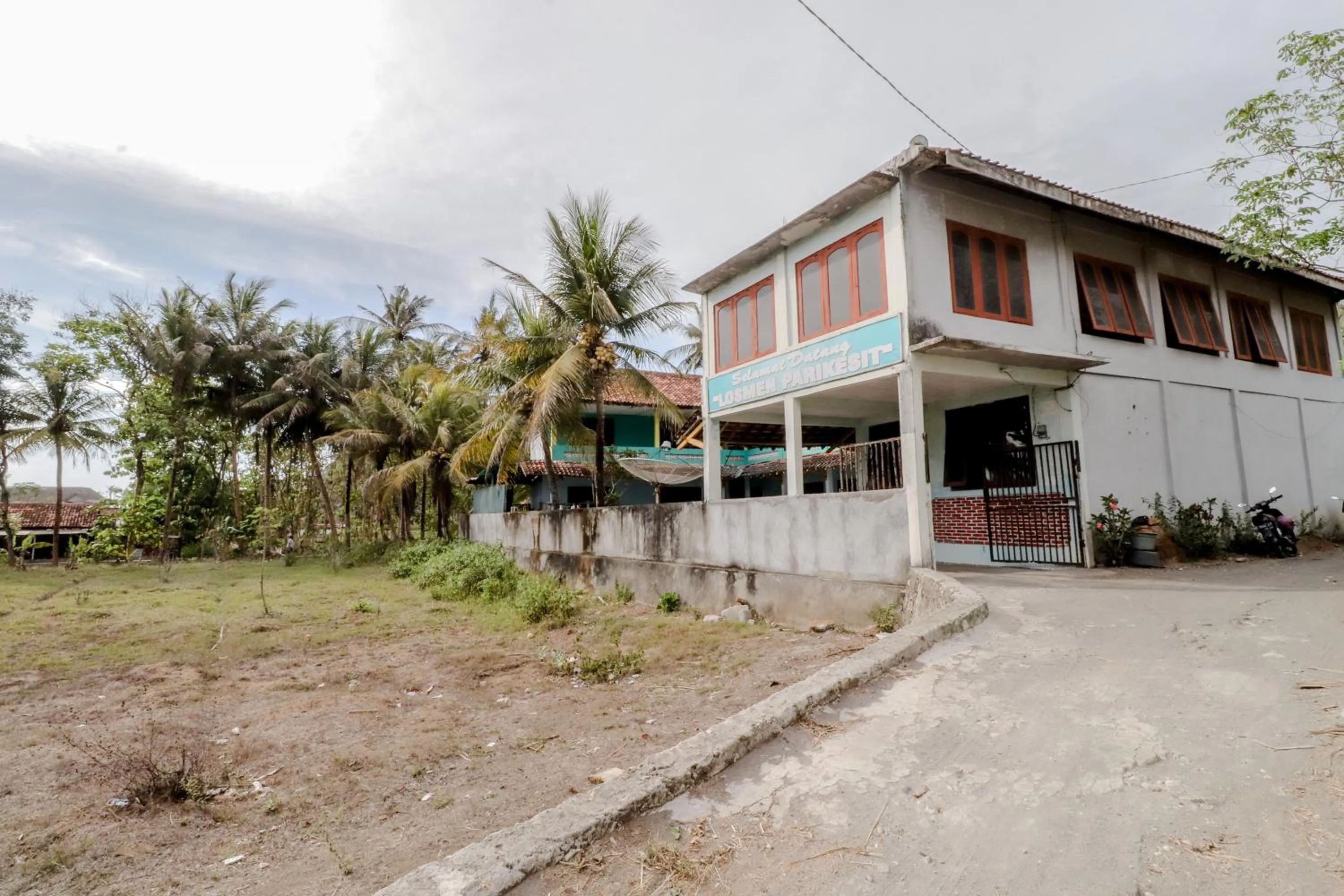 Property building in Losmen Parikesit