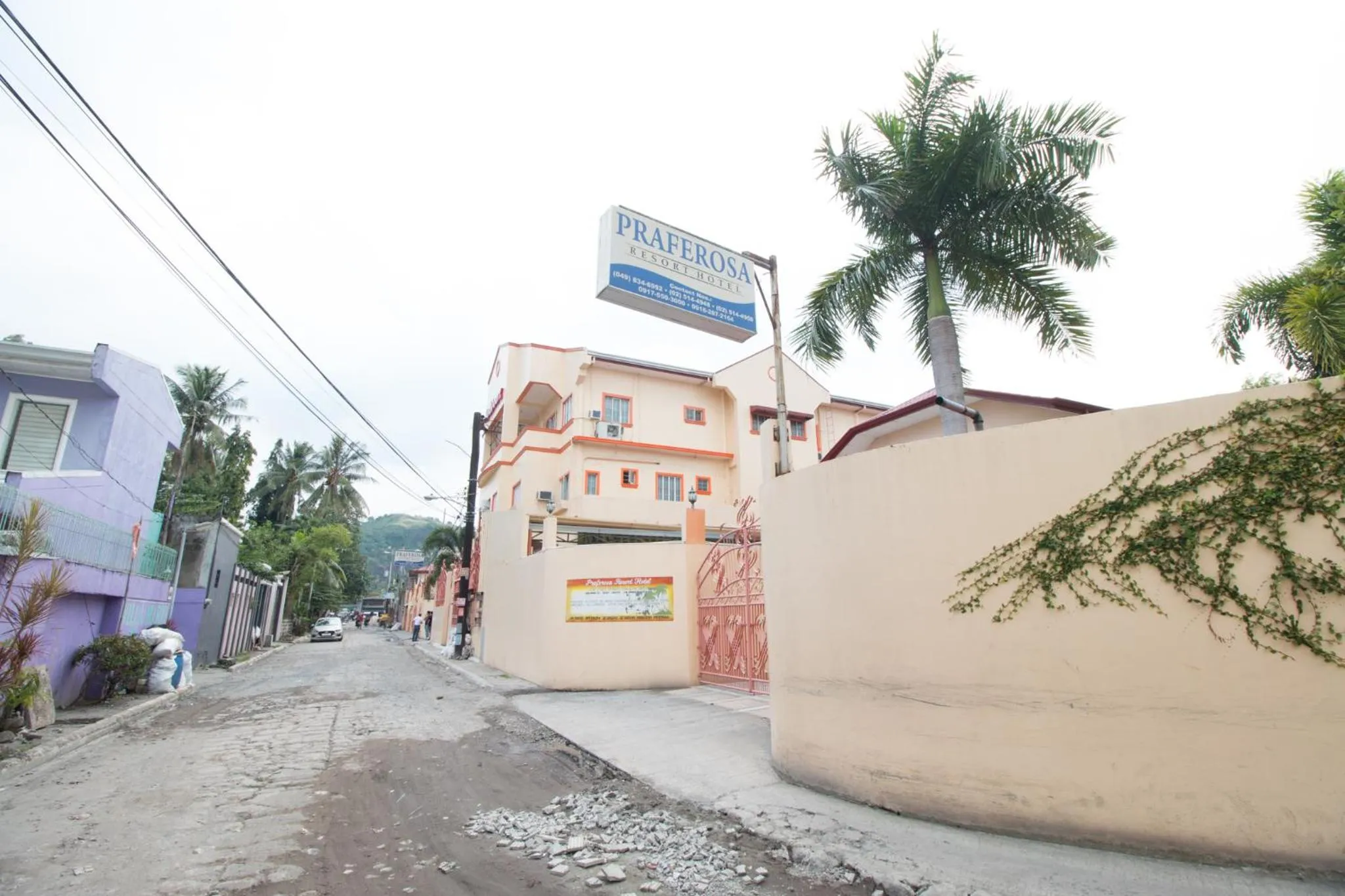 Property building in RedDoorz at Praferosa Resort Hotel Calamba