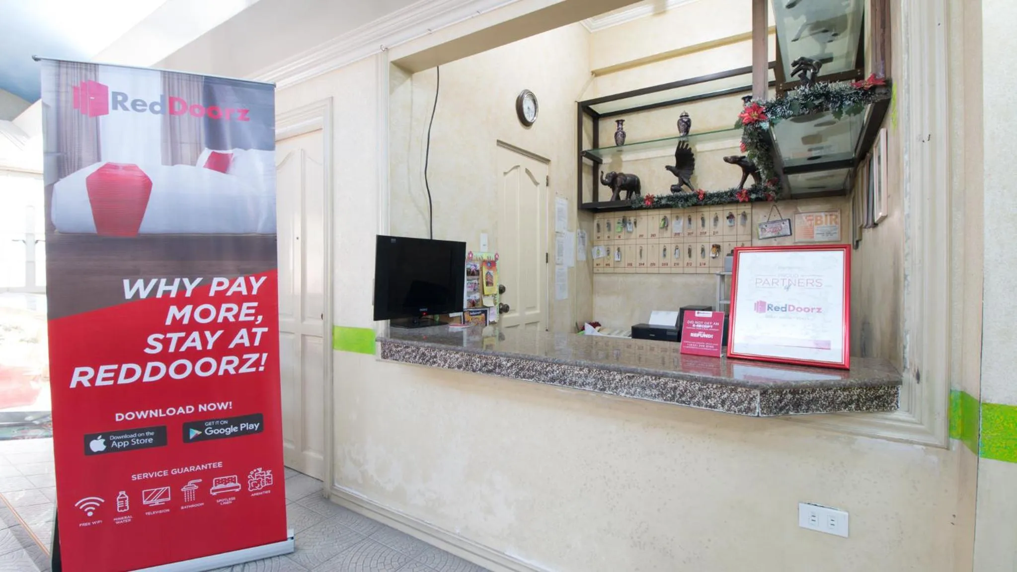 Lobby or reception in RedDoorz at Praferosa Resort Hotel Calamba