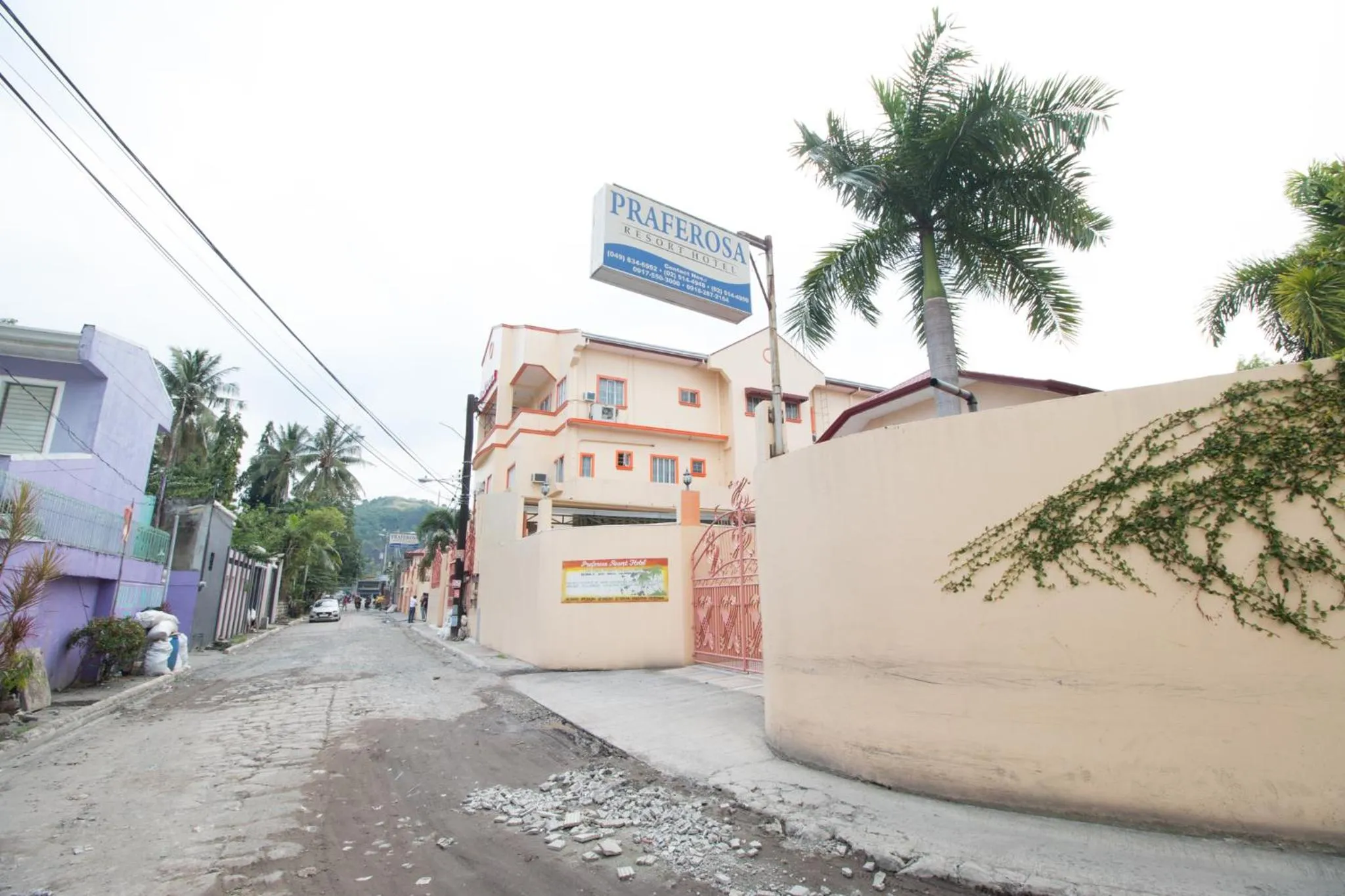 Property building in RedDoorz at Praferosa Resort Hotel Calamba