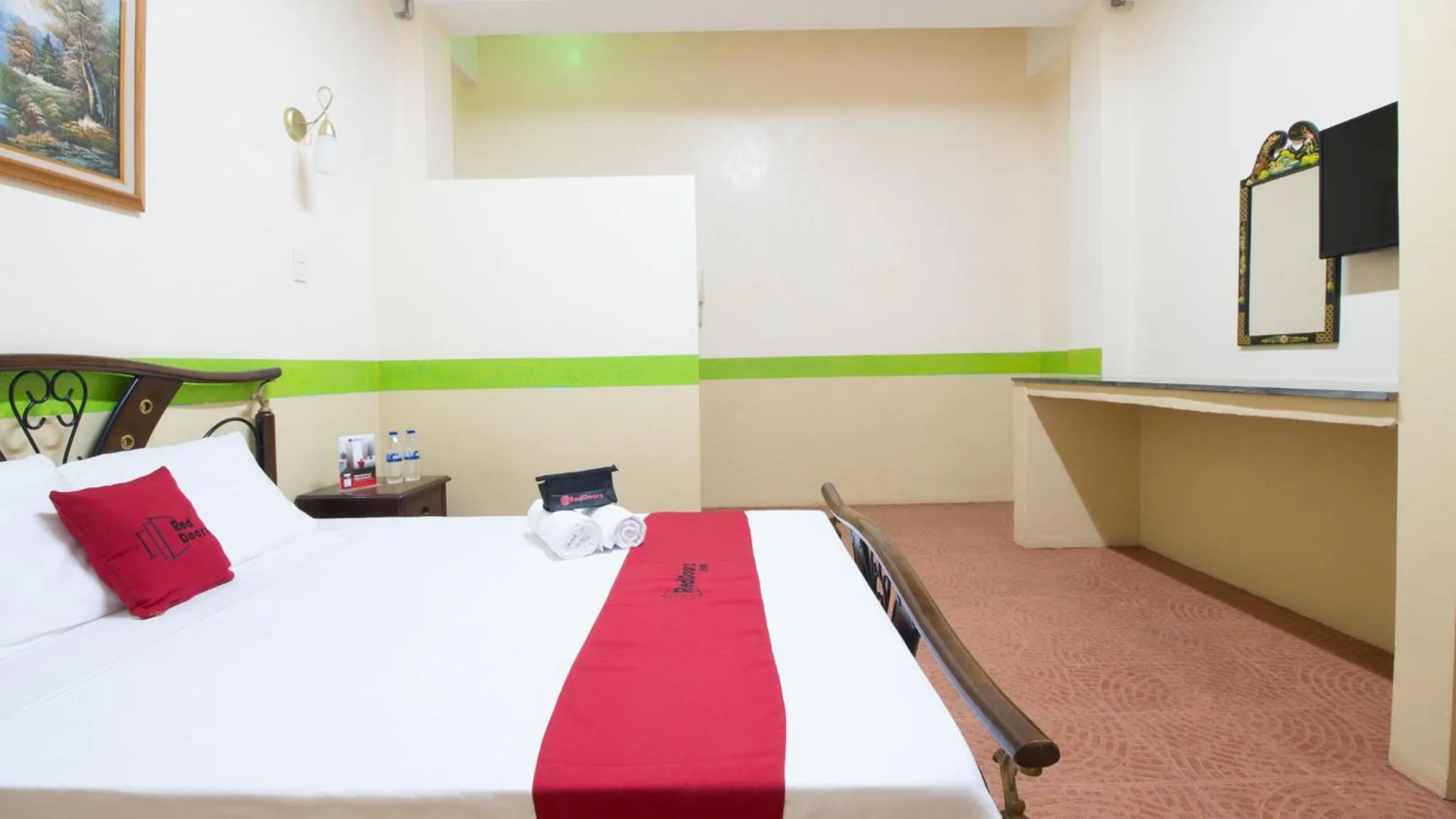 Bed in RedDoorz at Praferosa Resort Hotel Calamba