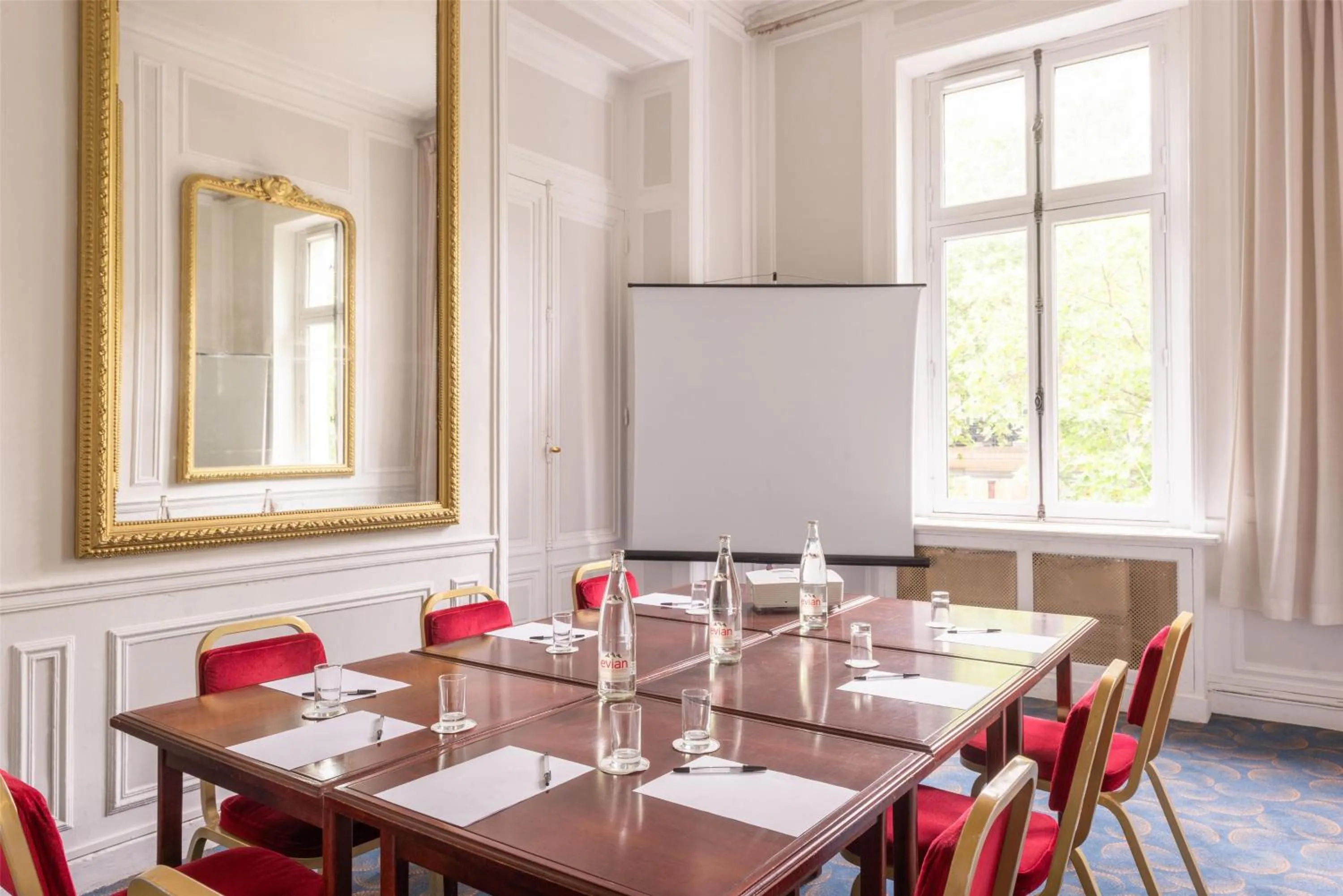Meeting/conference room in Best Western Ronceray Opéra