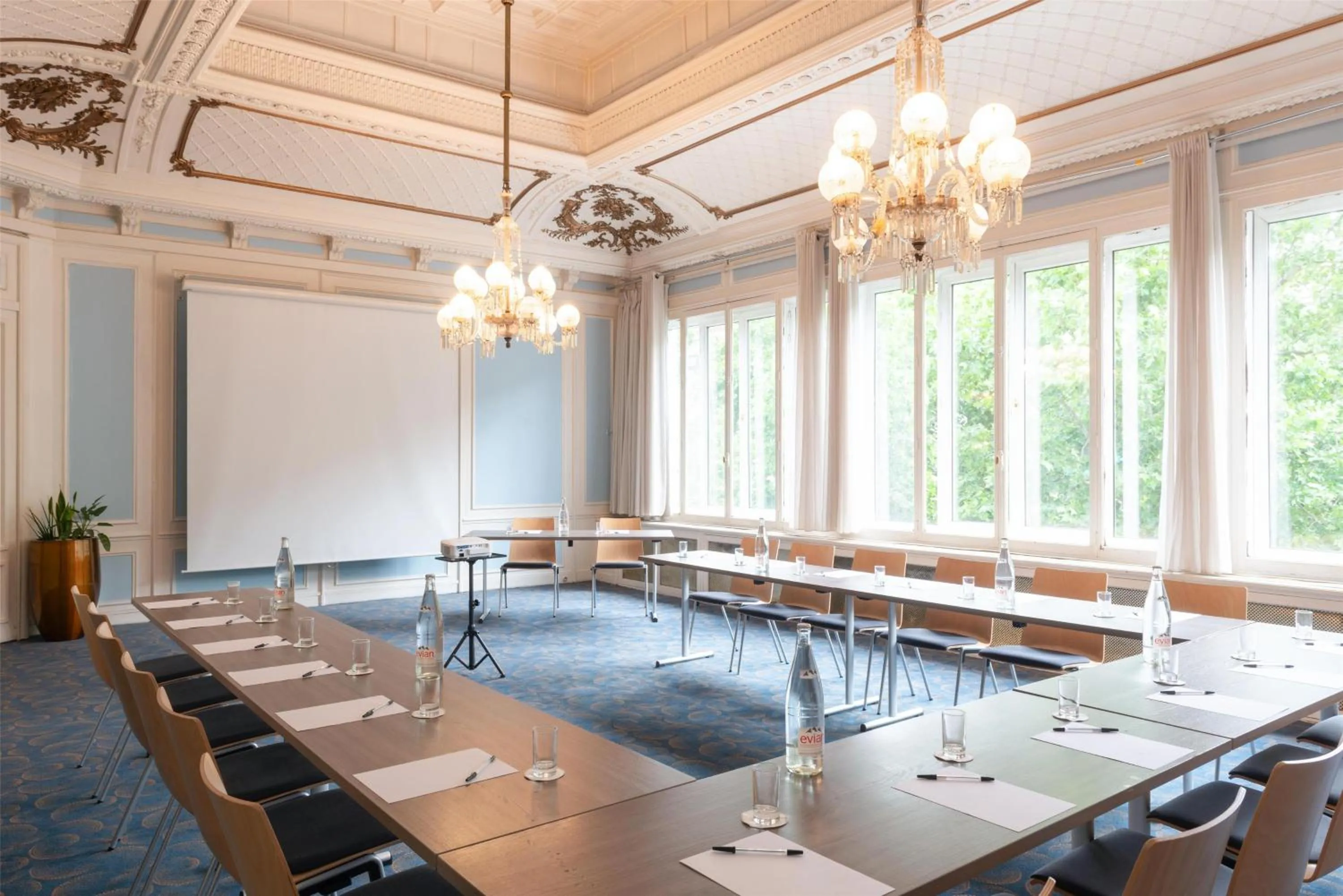 Meeting/conference room in Best Western Ronceray Opéra