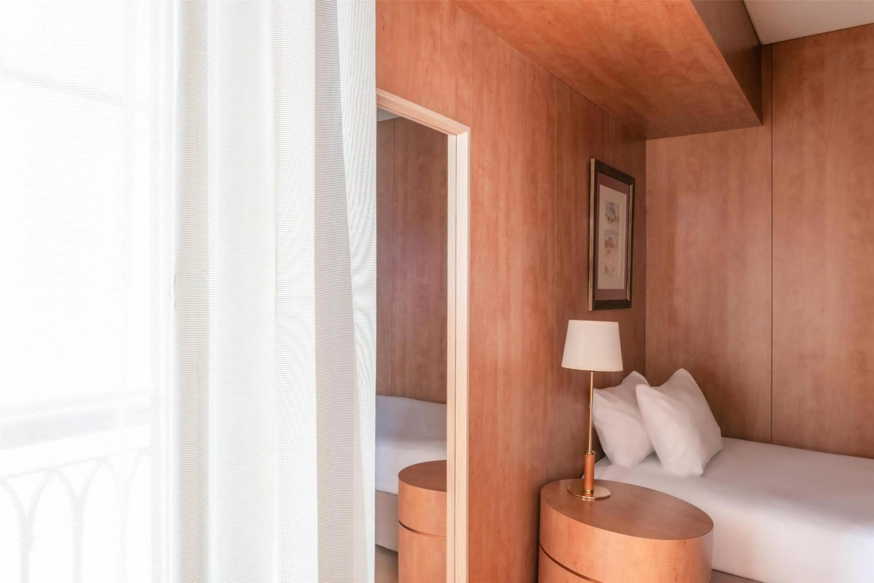 Bedroom, Bed in Best Western Ronceray Opéra