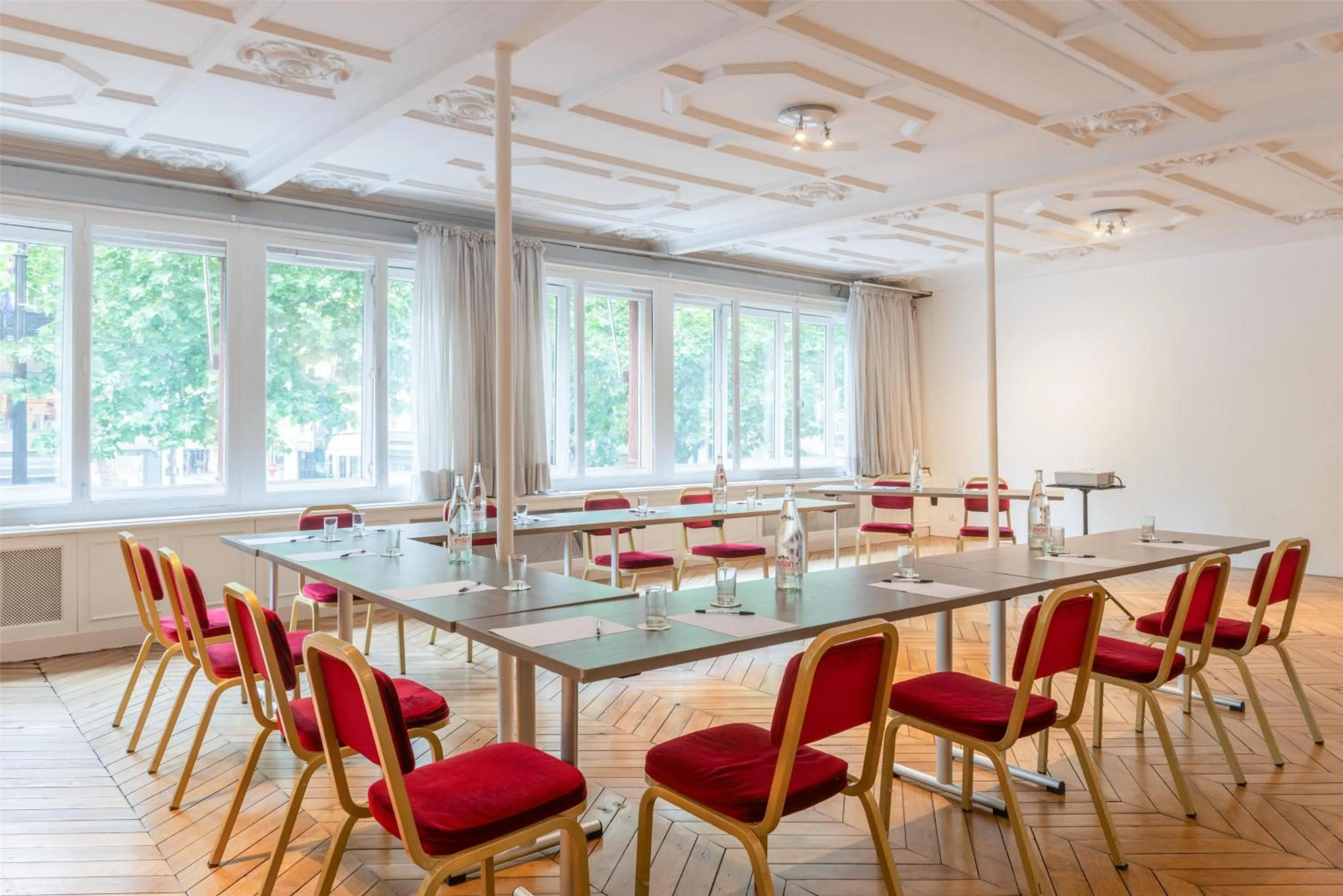 Meeting/conference room in Best Western Ronceray Opéra