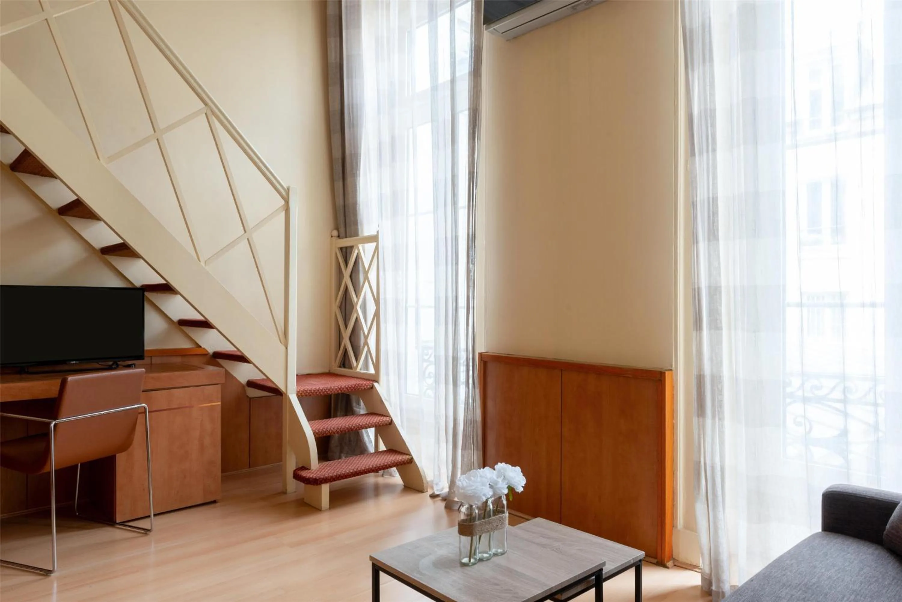 Bedroom in Best Western Ronceray Opéra