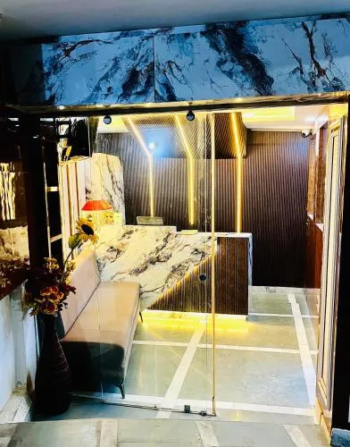 Taj 3 Star Hotel Agra Near Taj Mahal