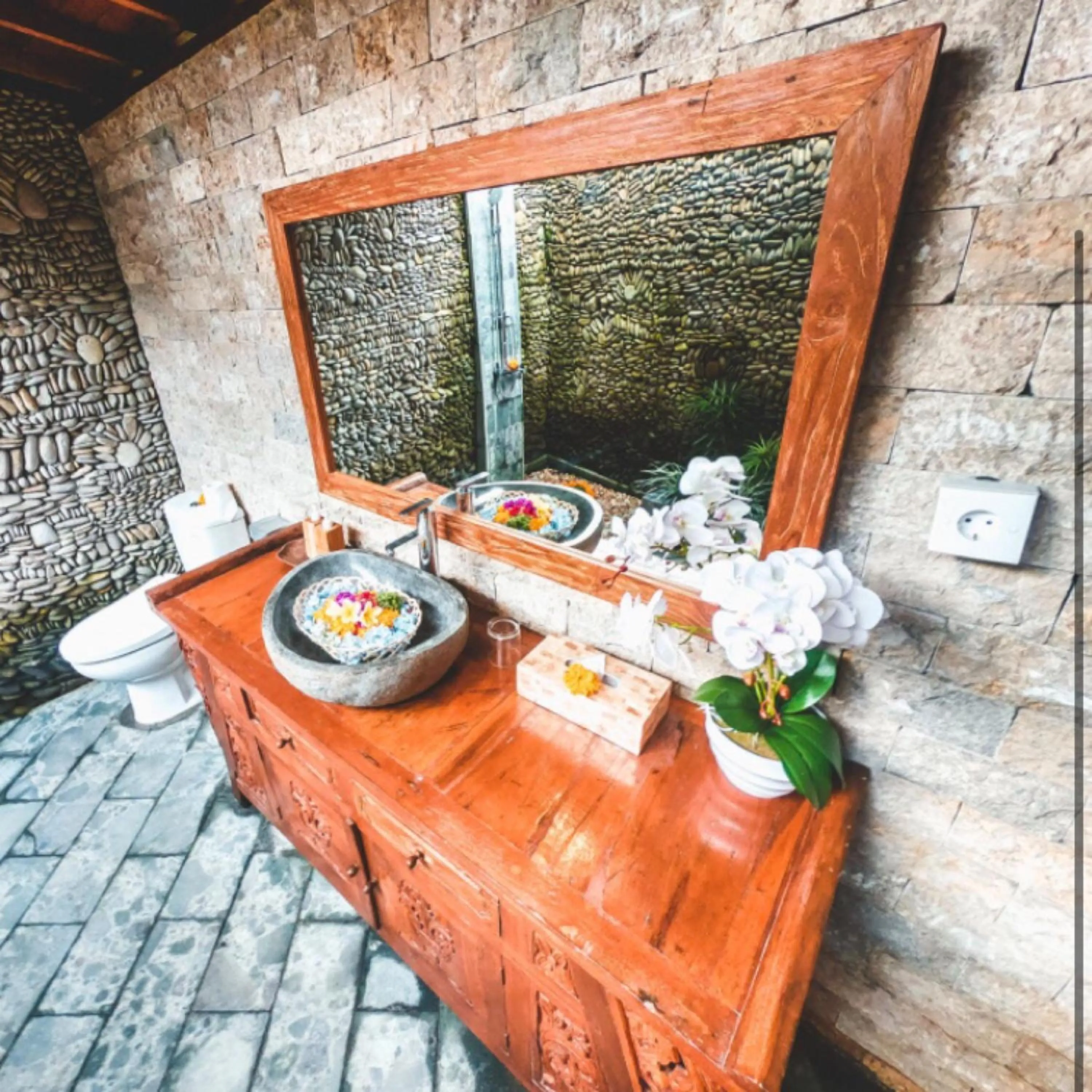 The Jungle Villa Family