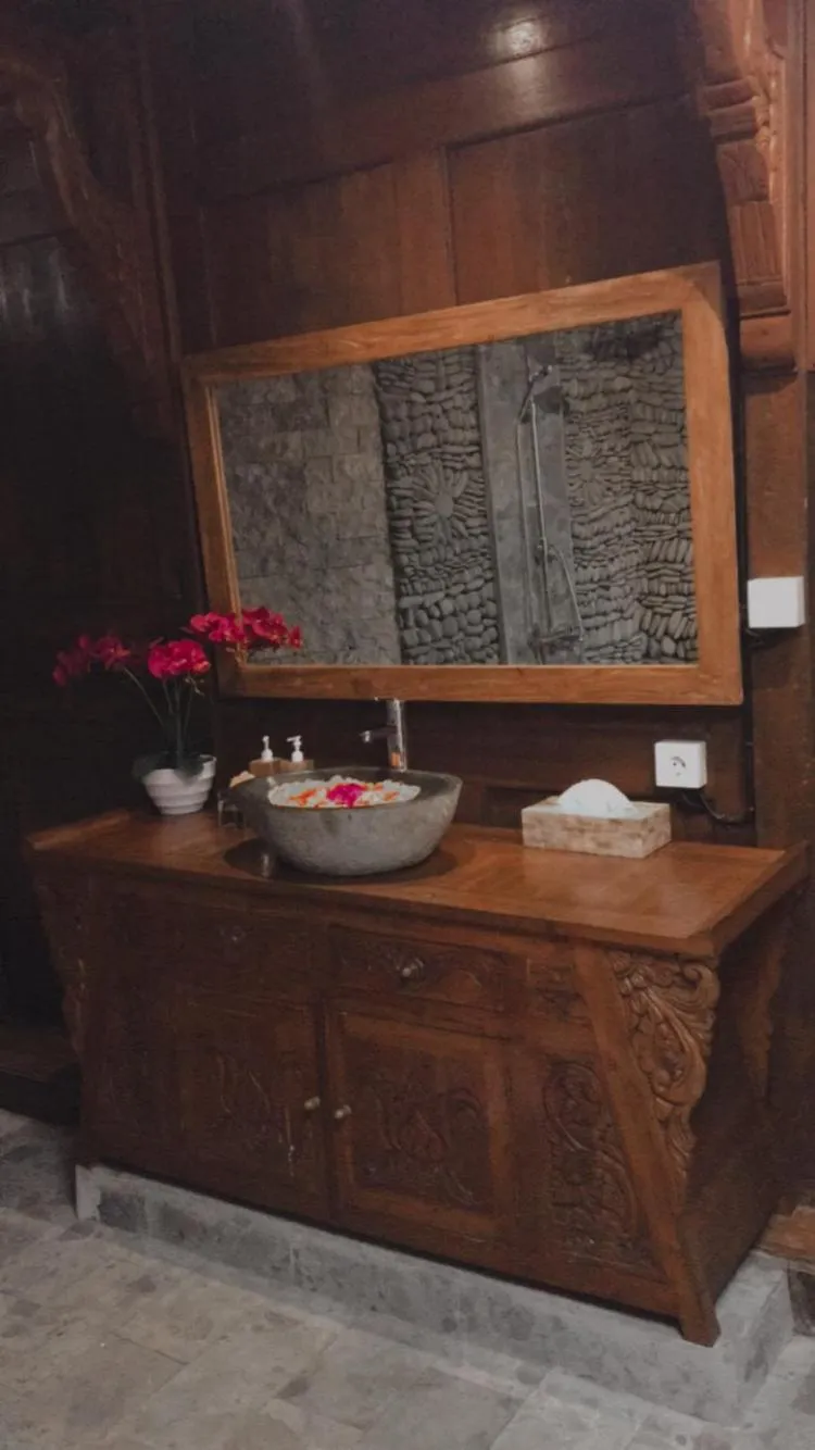 The Jungle Villa Family