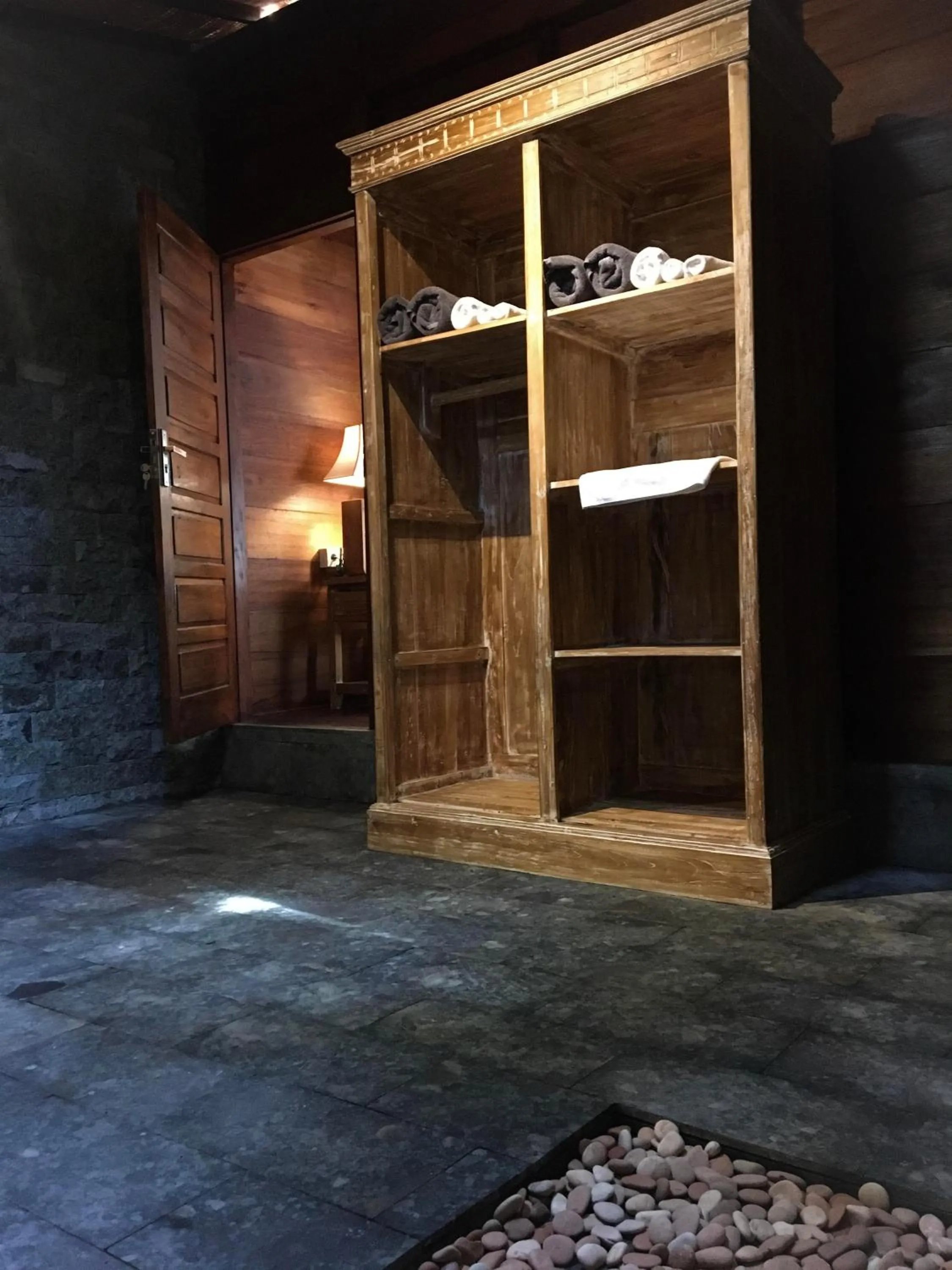 The Jungle Villa Family