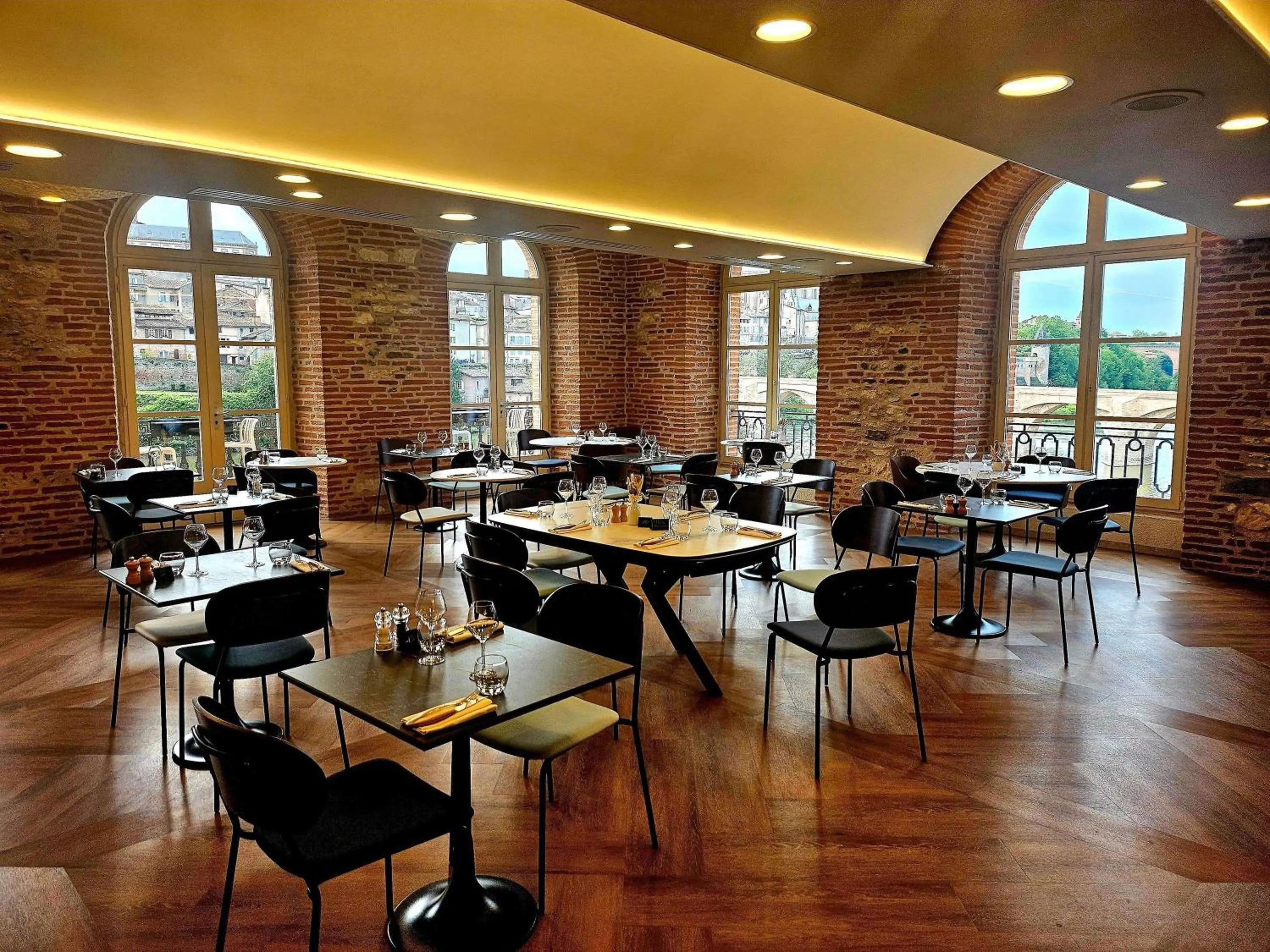Restaurant/places to eat in Mercure Albi Rives du Tarn