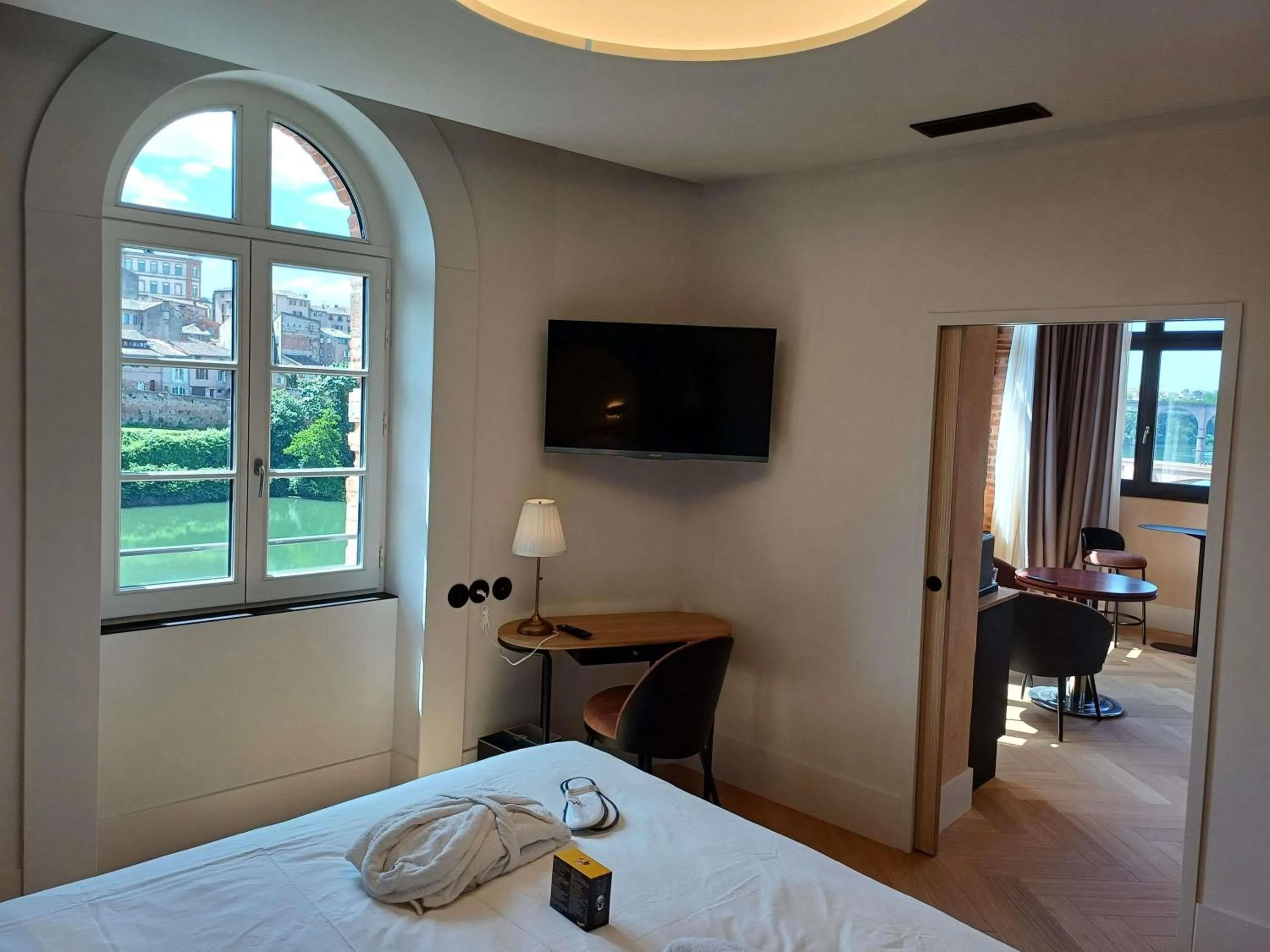 Bedroom, Bed in Mercure Albi Rives du Tarn