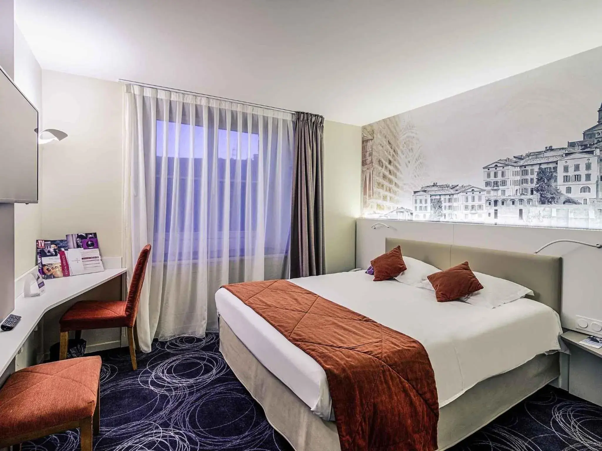 Superior Riverside Room with 1 Double Bed in Mercure Albi Rives du Tarn Superior Riverside Room with 1 Double Bed in Mercure Albi Rives du Tarn