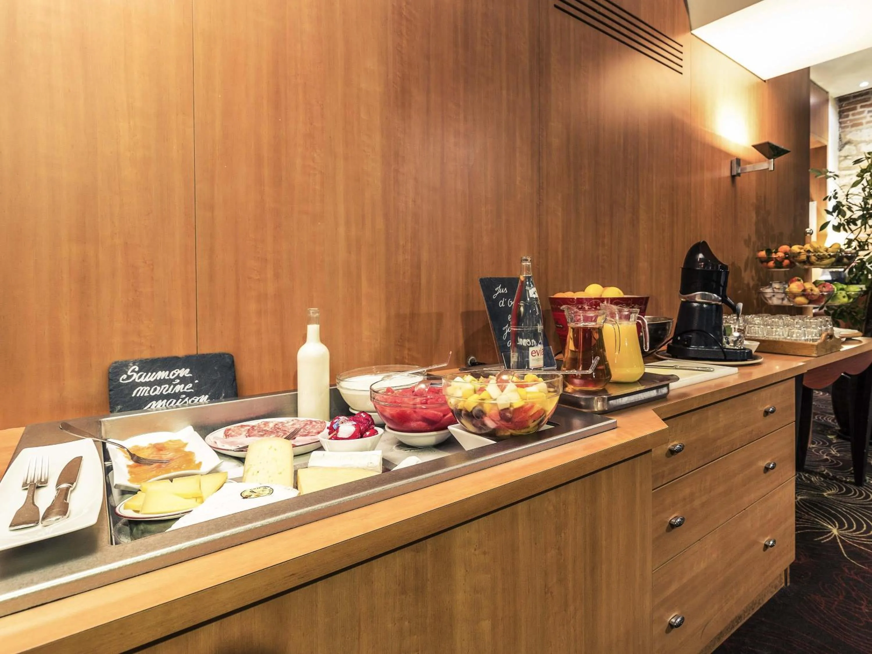 Breakfast in Mercure Albi Rives du Tarn