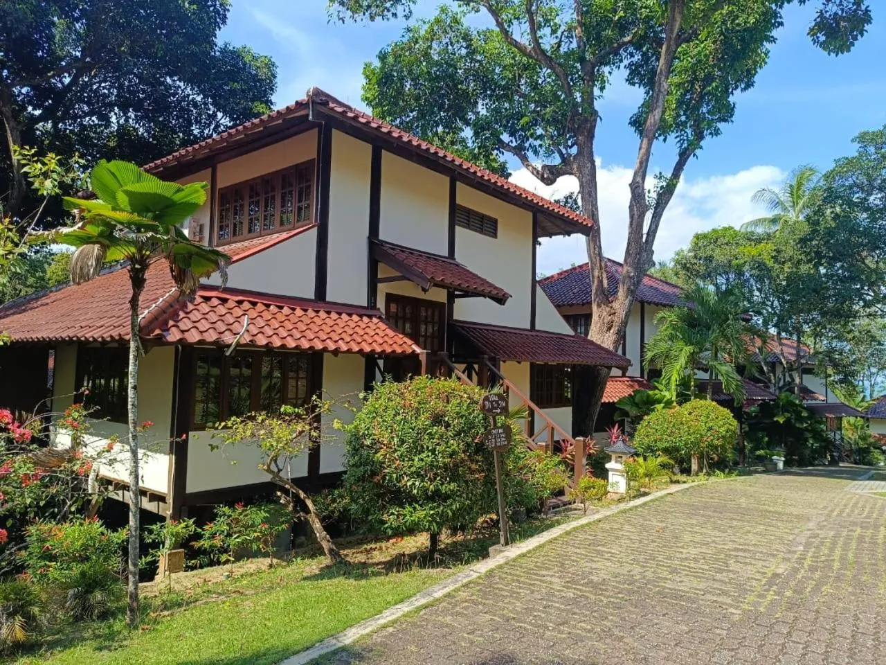 Property building in Nongsa Village