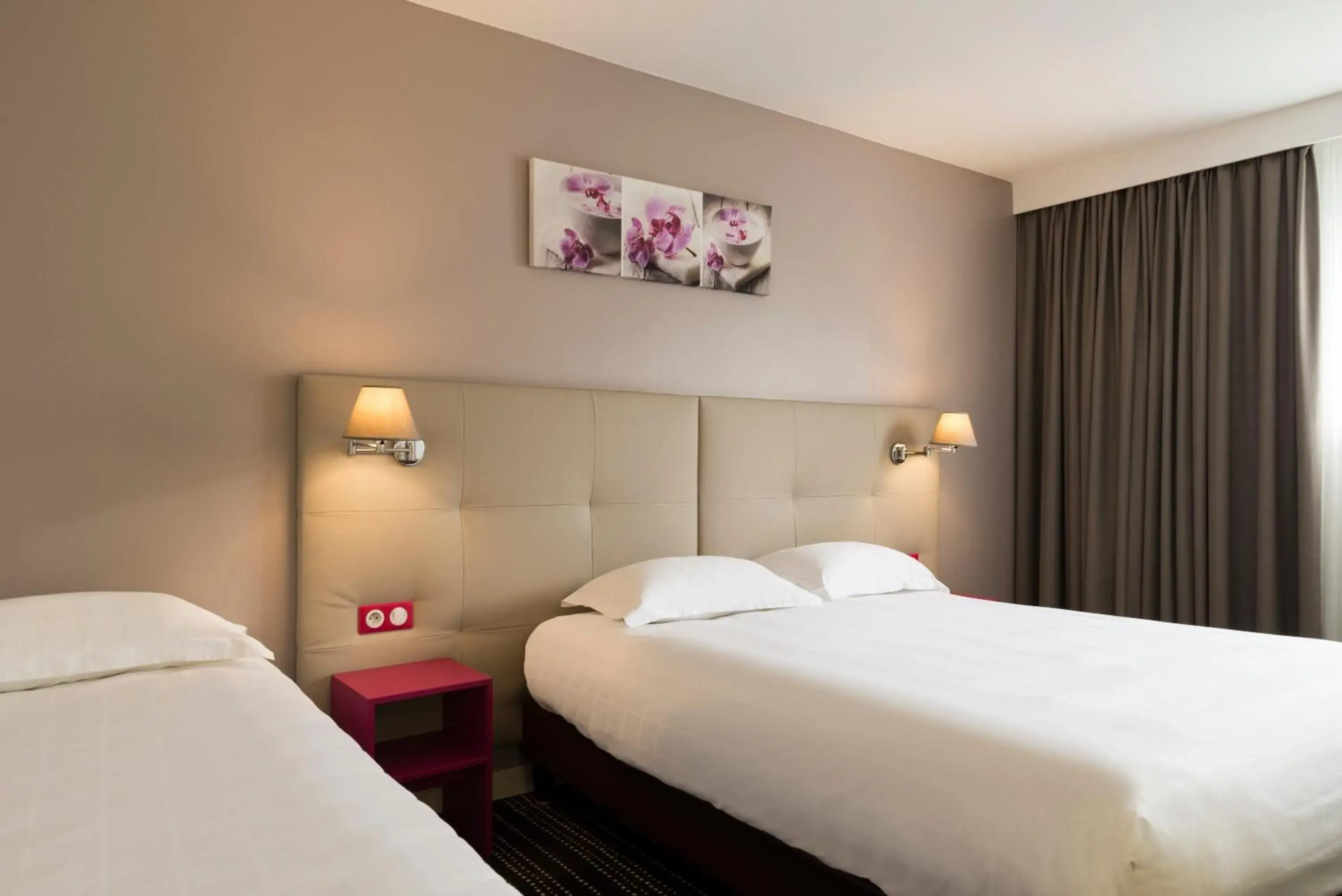 Triple Room - single occupancy in BRIT HOTEL Confort Le Limouzi TULLE Triple Room - single occupancy in BRIT HOTEL Confort Le Limouzi TULLE