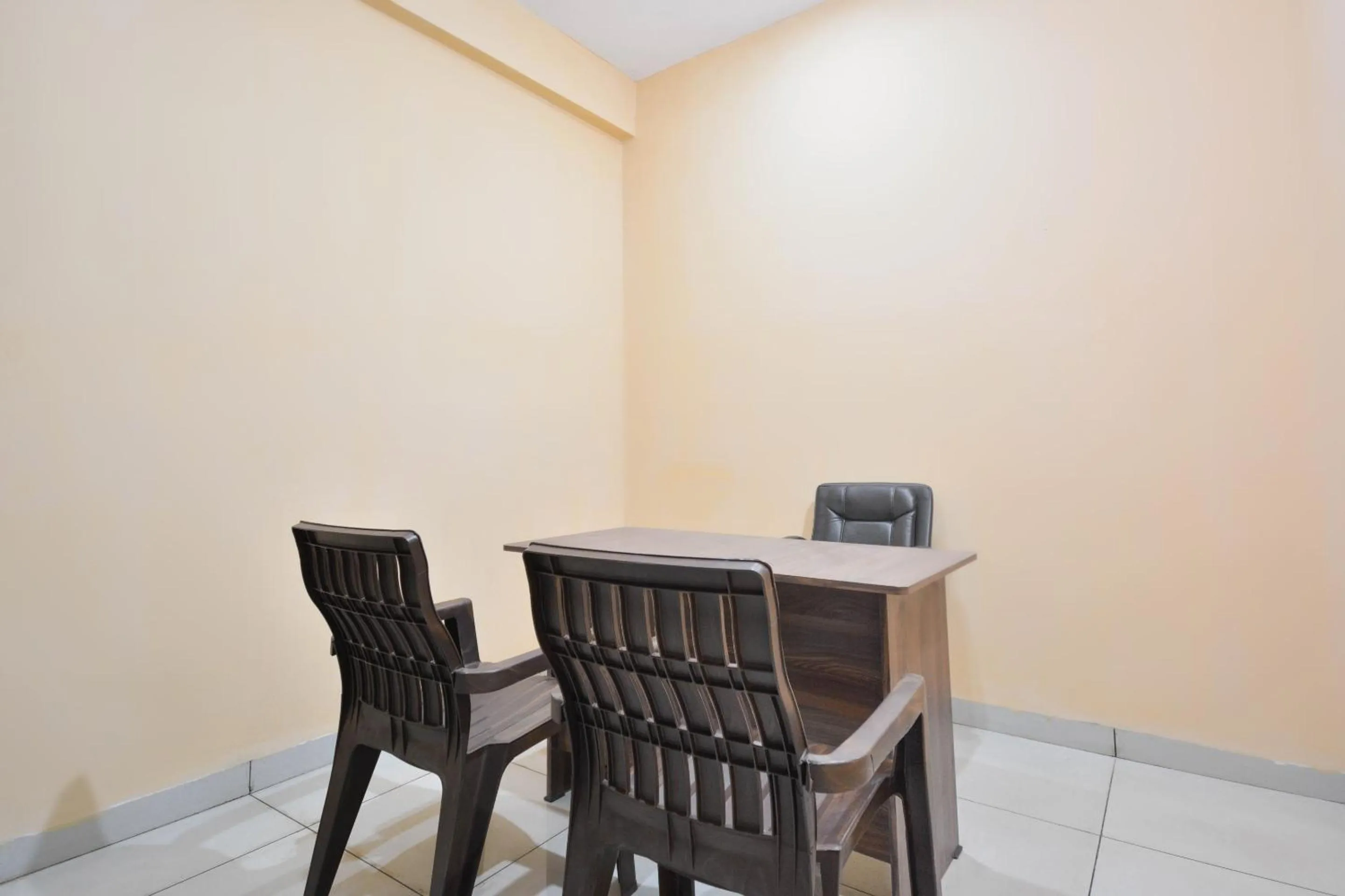 Lobby or reception in SPOT ON Hotel Diamond