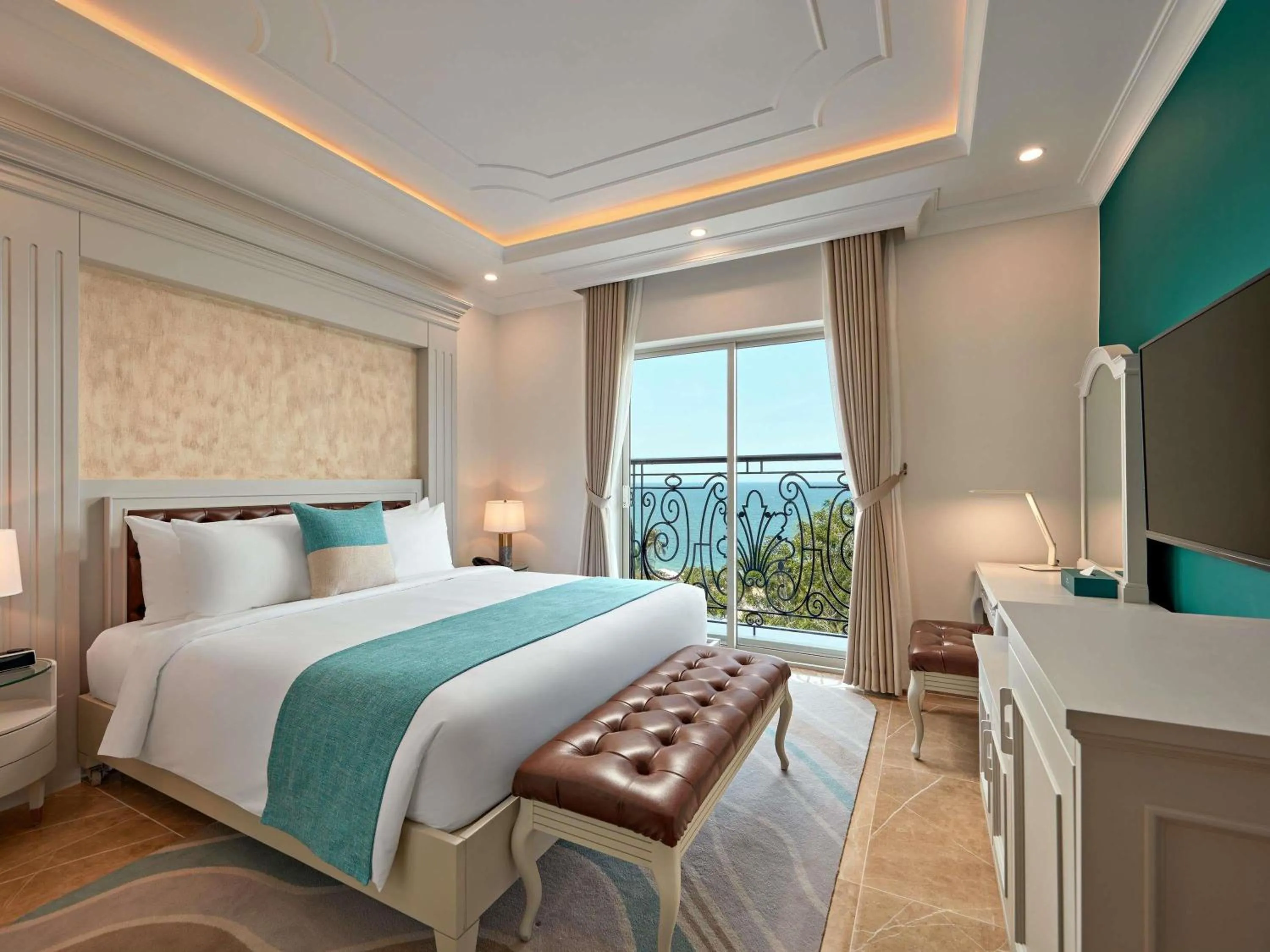 Bedroom, Bed in Mercure Nha Trang Beach