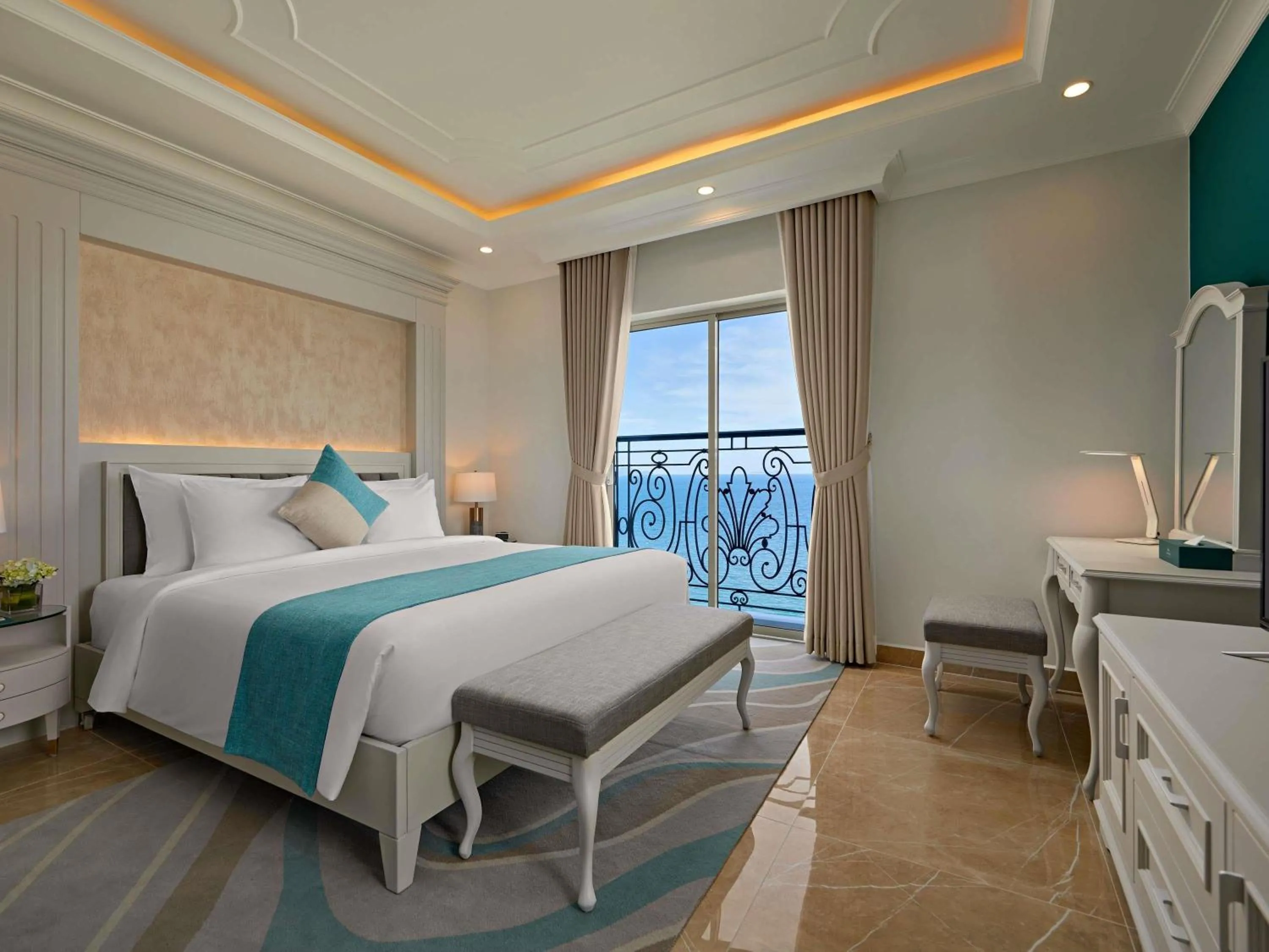 Bedroom, Bed in Mercure Nha Trang Beach