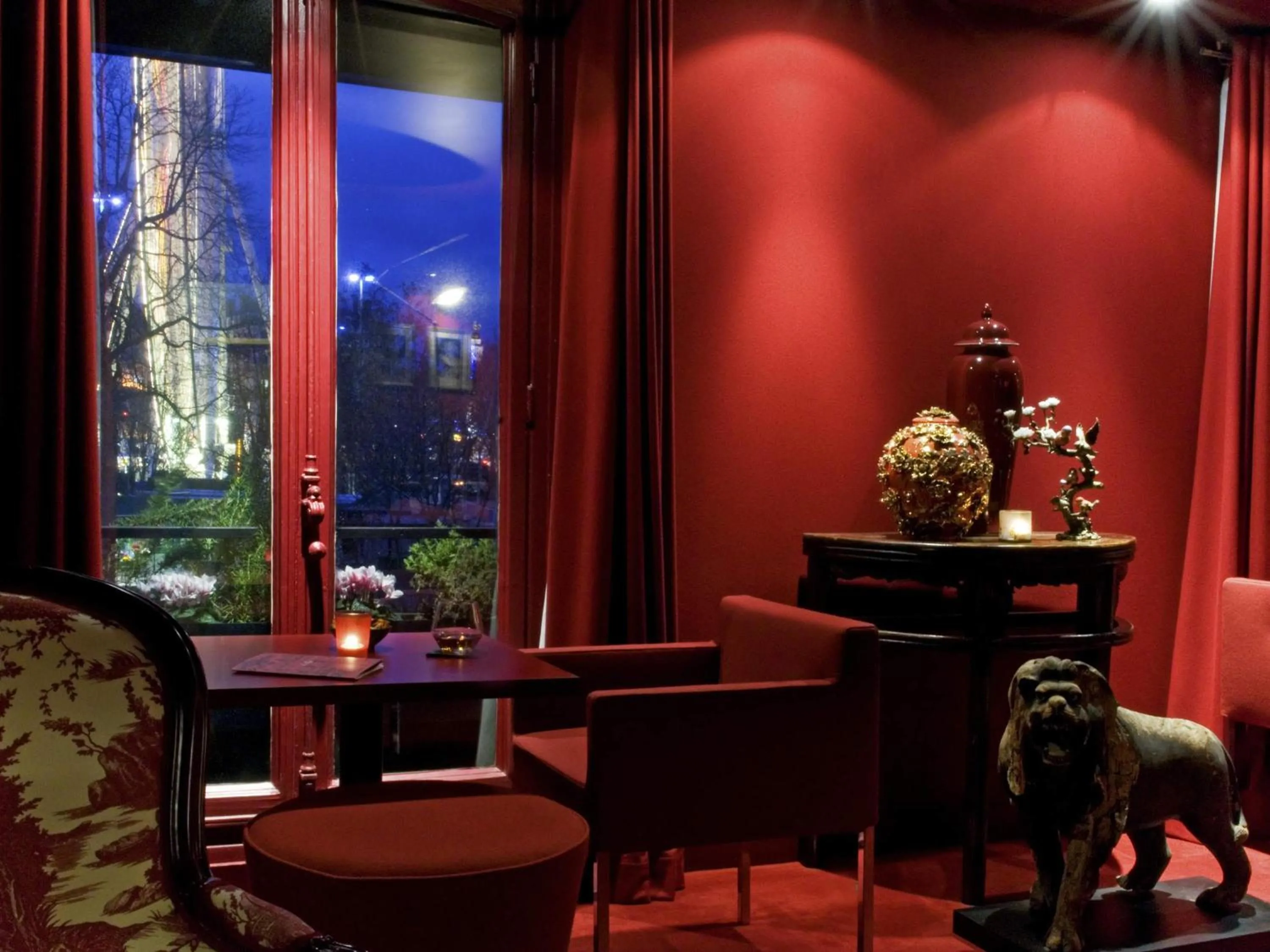 Lounge or bar in Le Royal Hotel Lyon - MGallery Collection