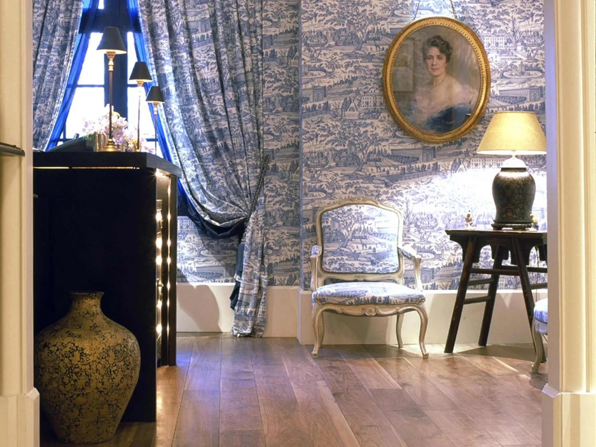 Lobby or reception, Bed in Le Royal Hotel Lyon - MGallery Collection