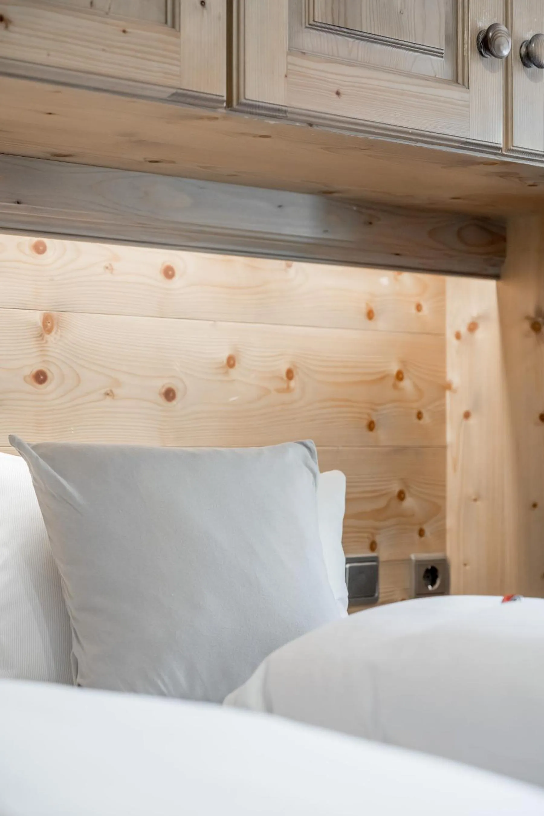 Decorative detail, Bed in Corso`s Annabell - Bed & Breakfast