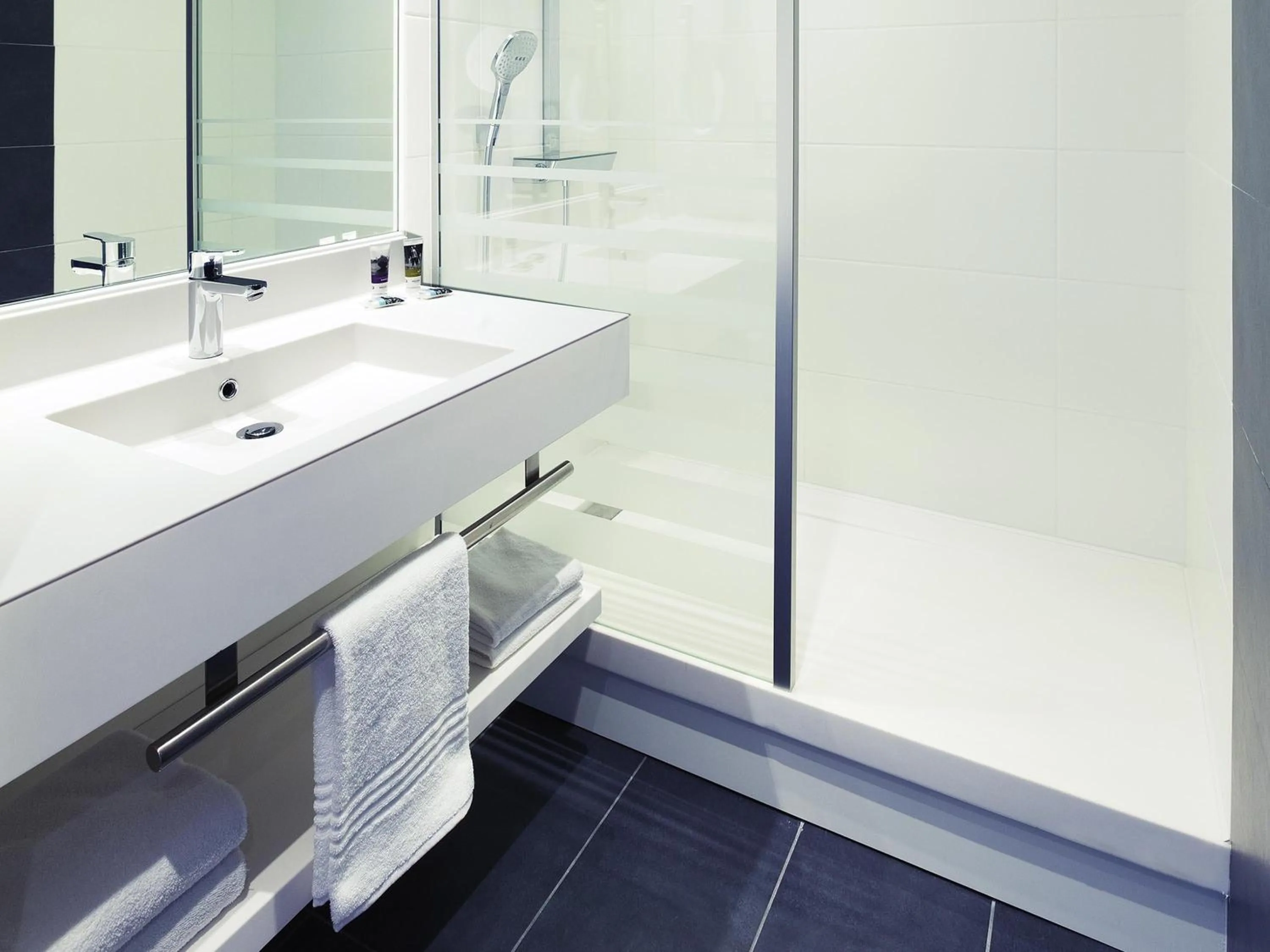 Bedroom in Mercure Strasbourg Aéroport