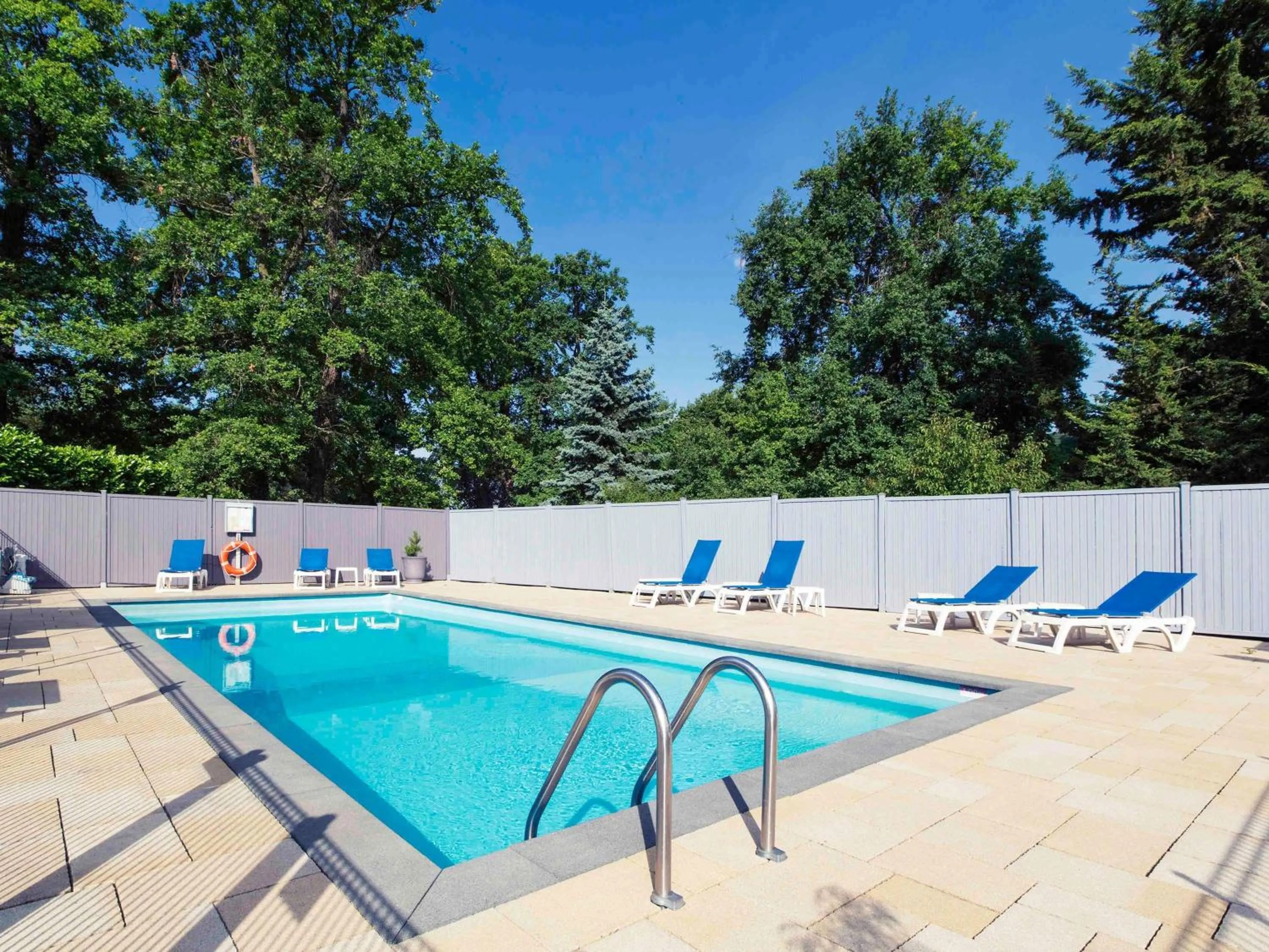 Pool view in Mercure Strasbourg Aéroport
