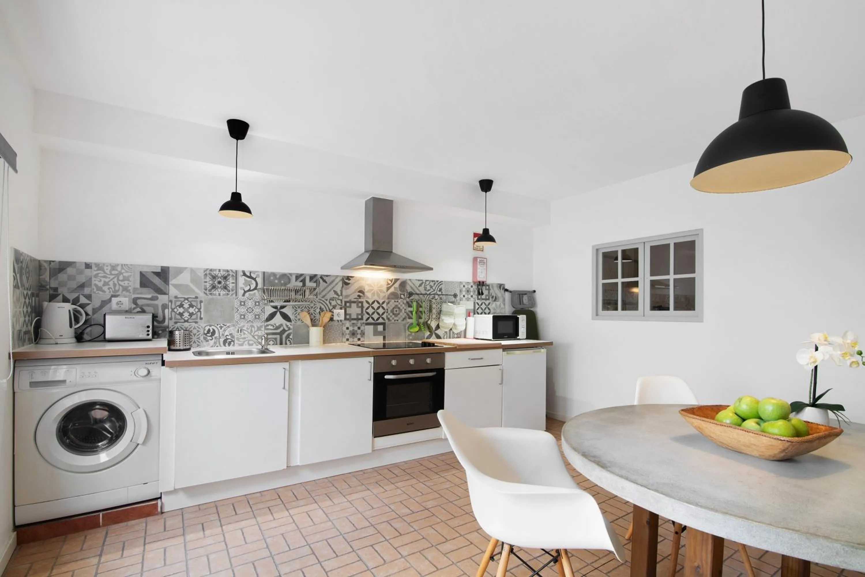 Property building in Casa Amarela