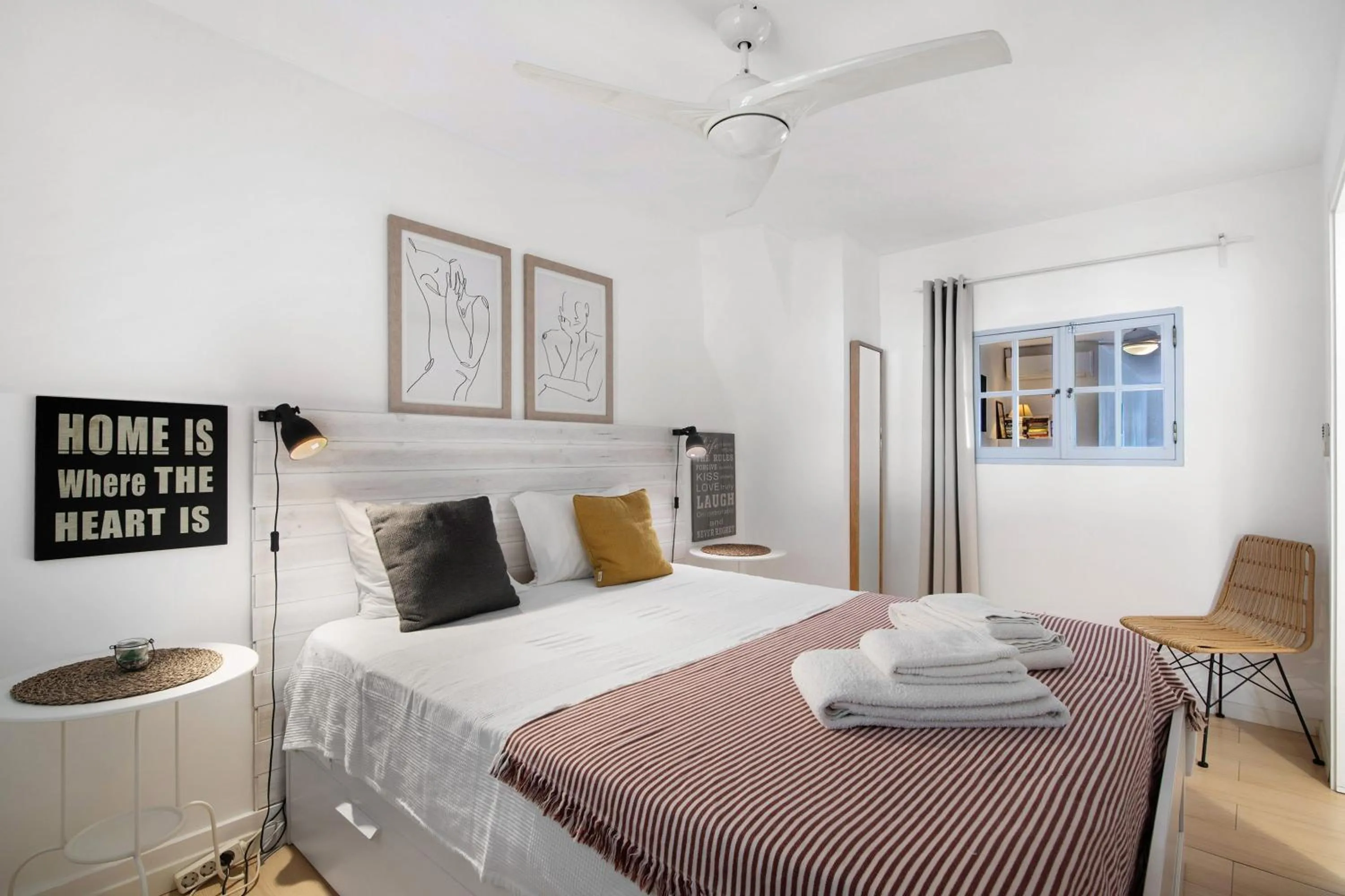 Living room, Bed in Casa Amarela