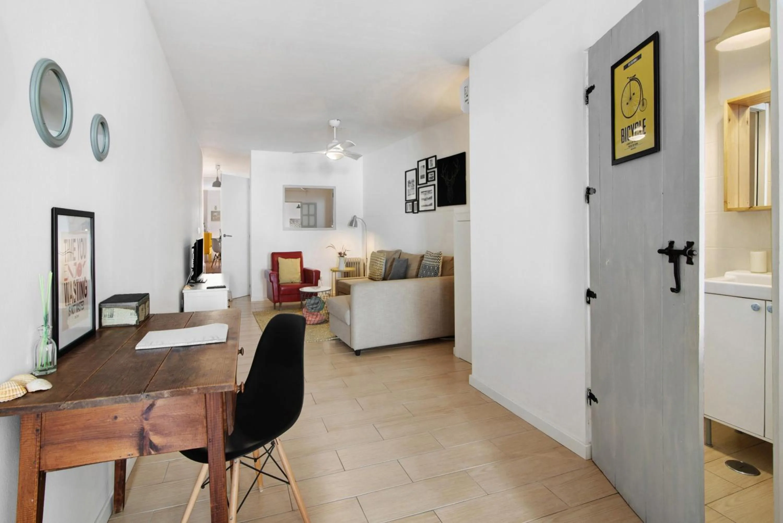 Property building in Casa Amarela