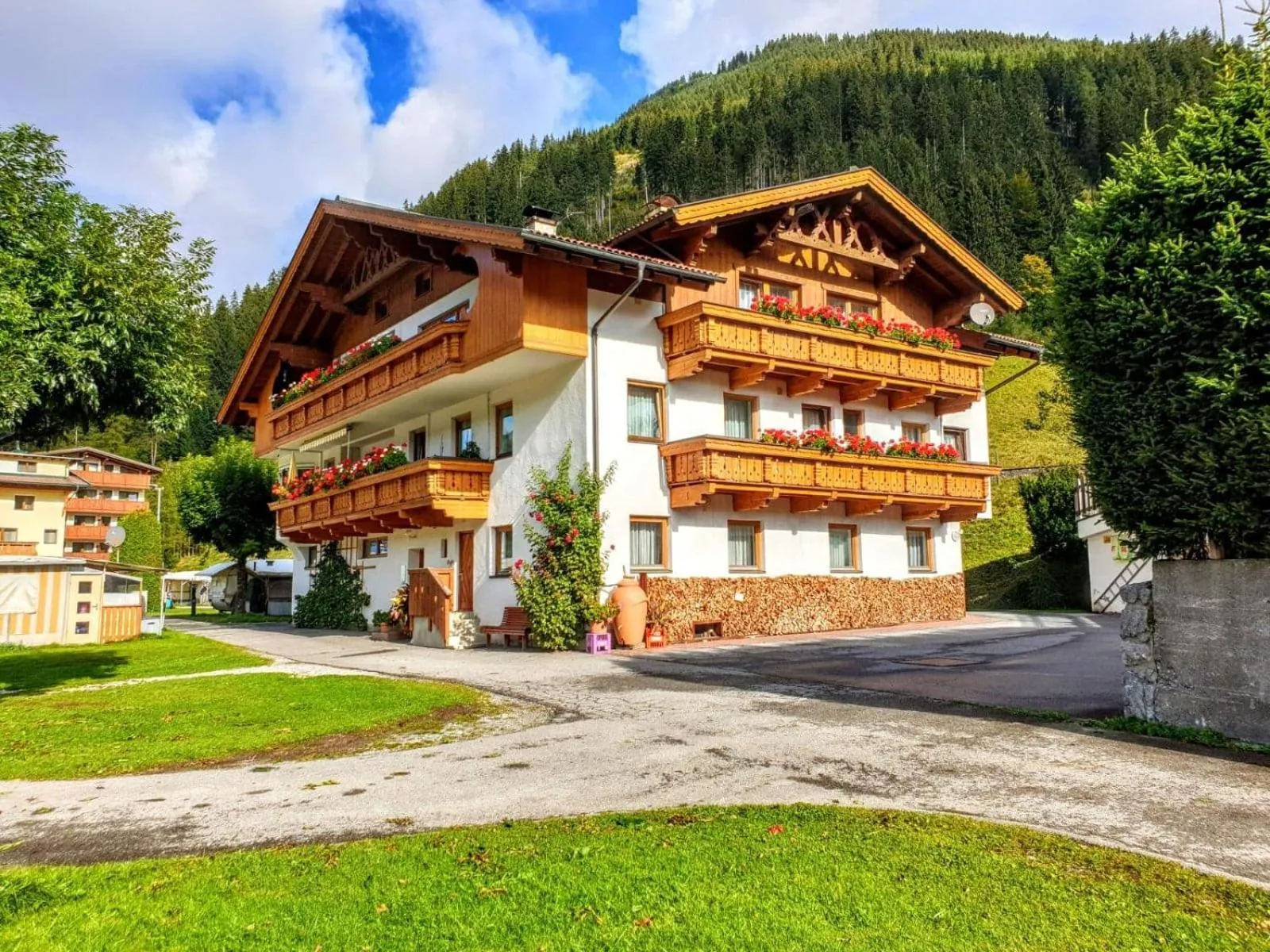 Property building in Alpen Appartements Lärchenhof
