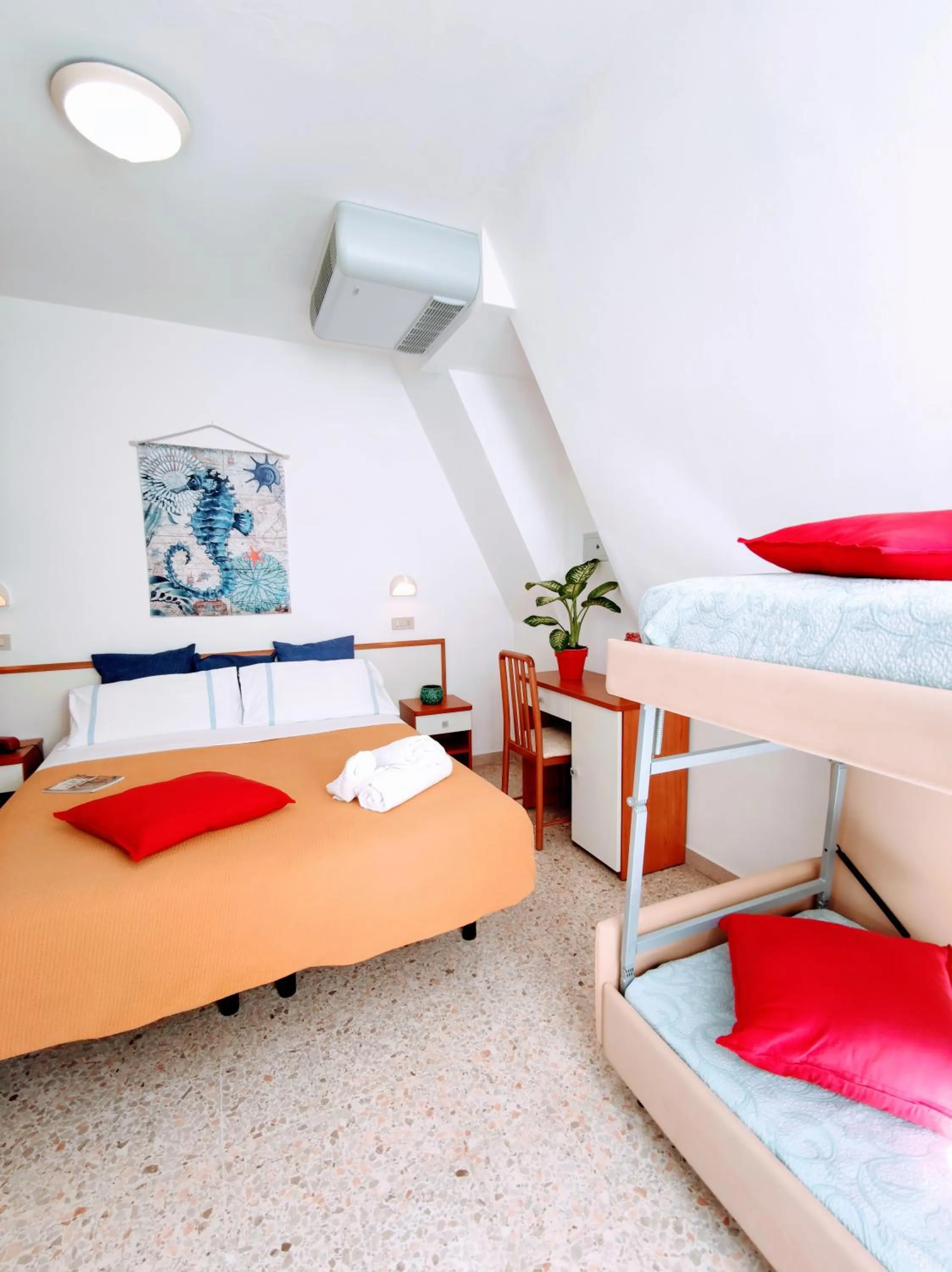 Bedroom in Hotel Adria B&B - Colazione fino alle 12