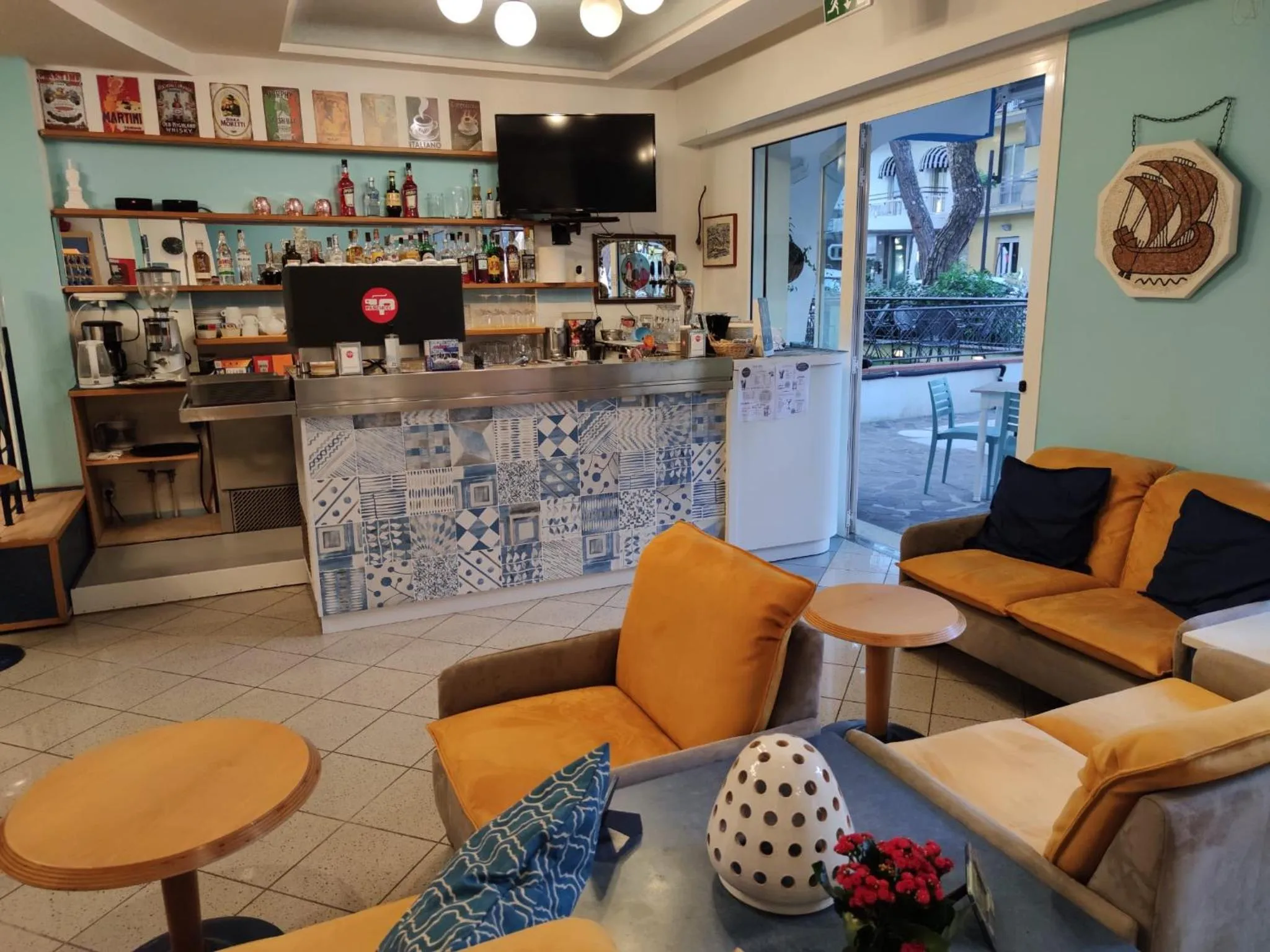 Lounge or bar in Hotel Adria B&B - Colazione fino alle 12