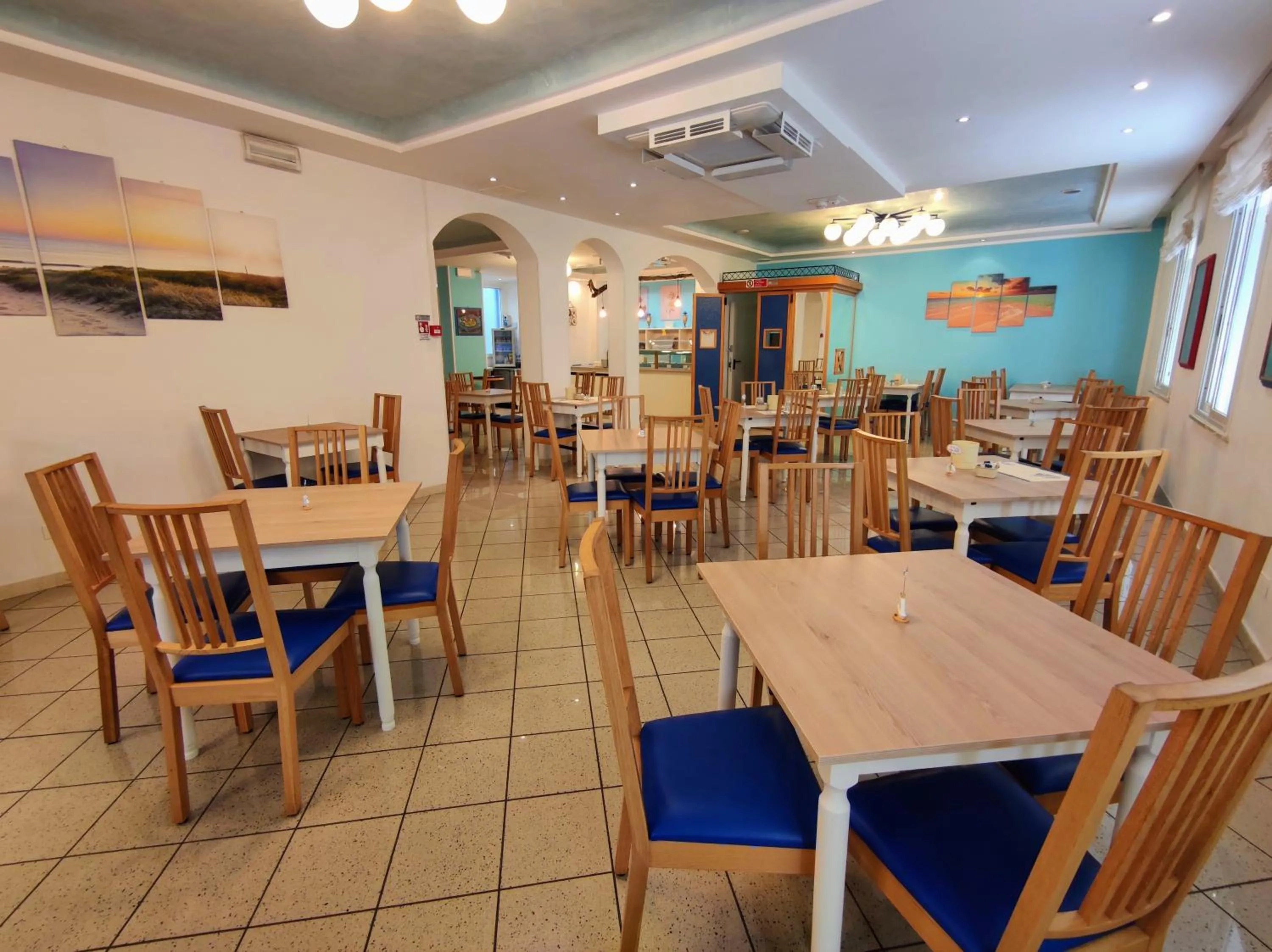 Lounge or bar in Hotel Adria B&B - Colazione fino alle 12