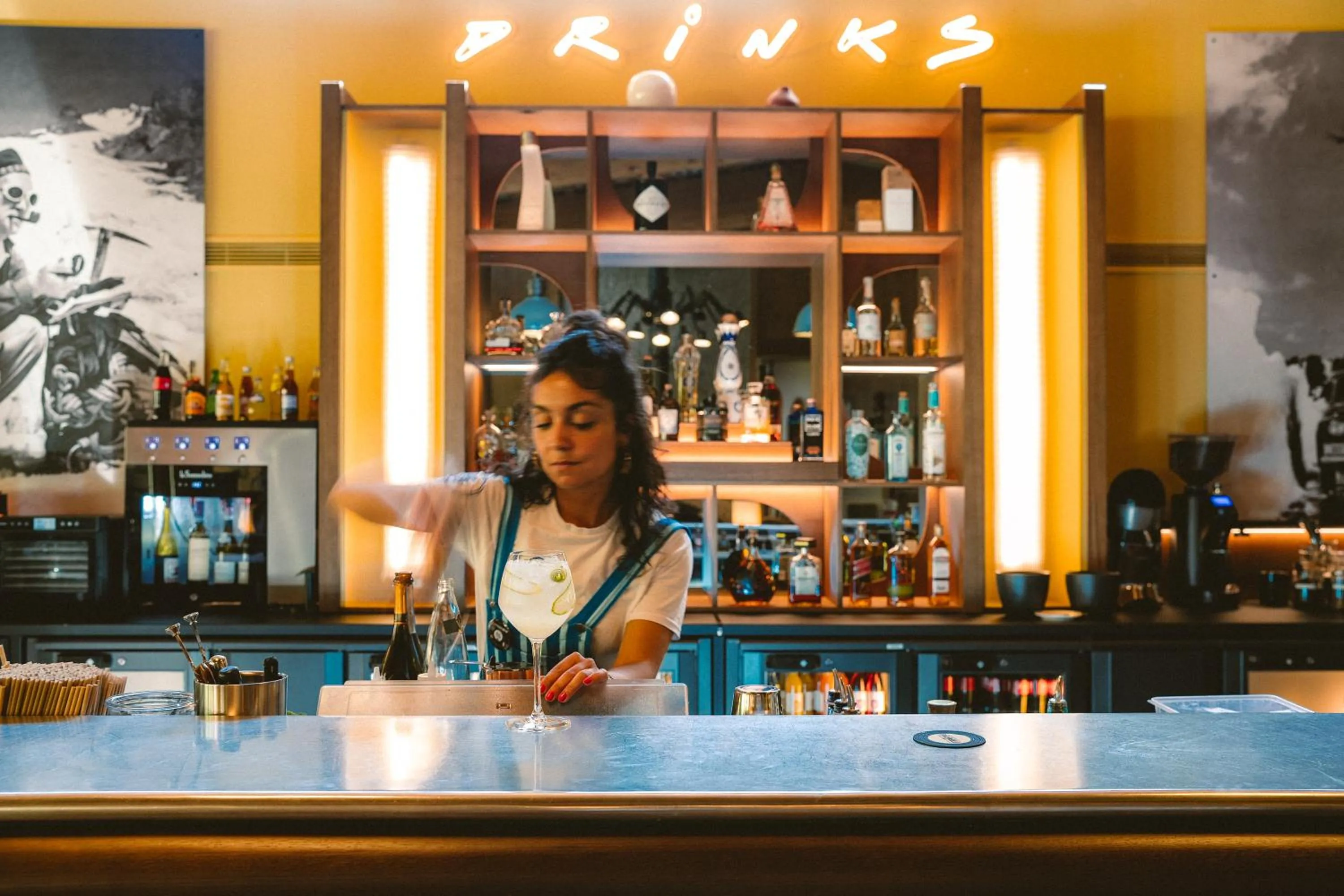 Lounge or bar in Big Sky Hotel & Spa