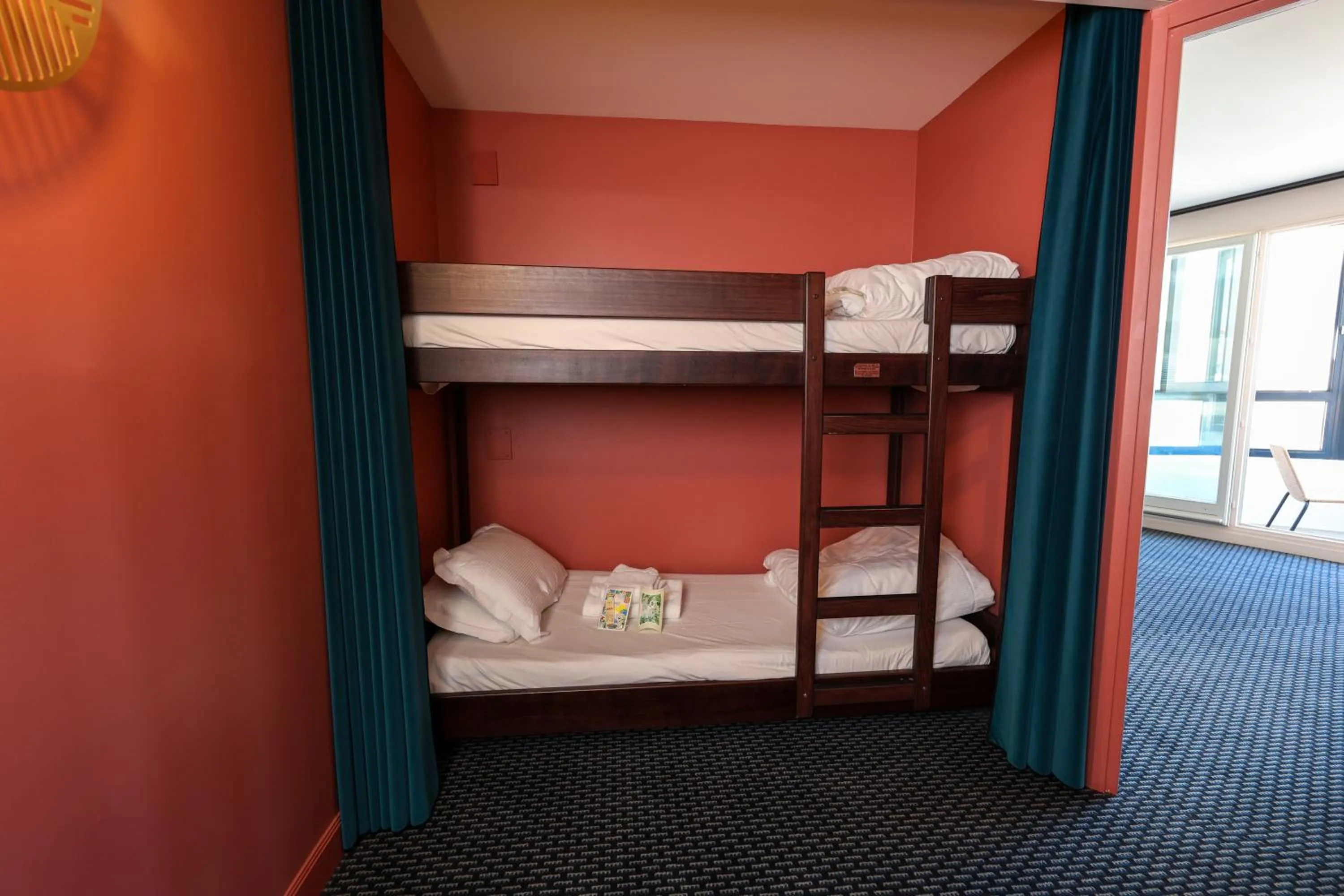 Bed in Best Western Hotel du Pont Wilson