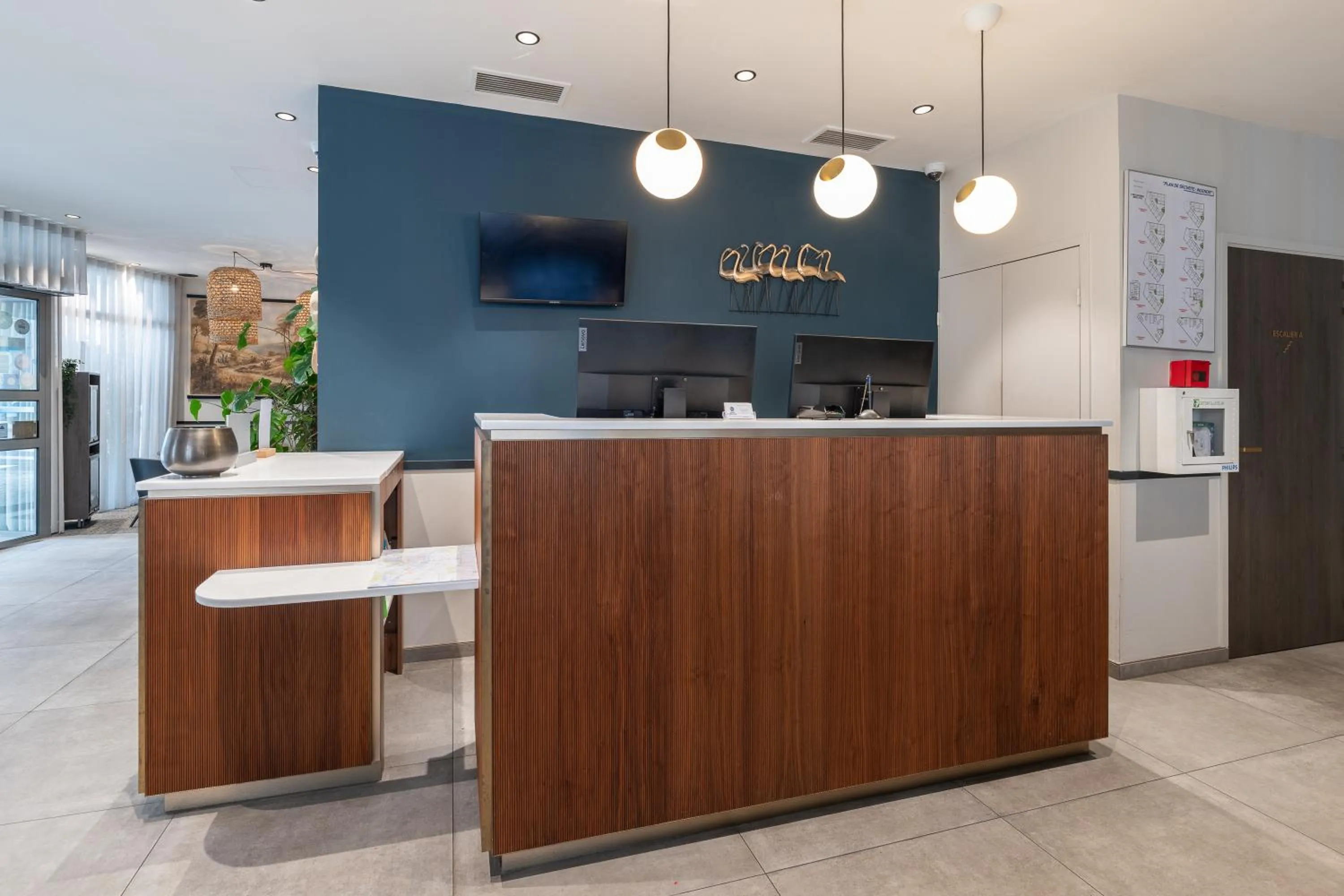 Lobby or reception in Best Western Hotel du Pont Wilson