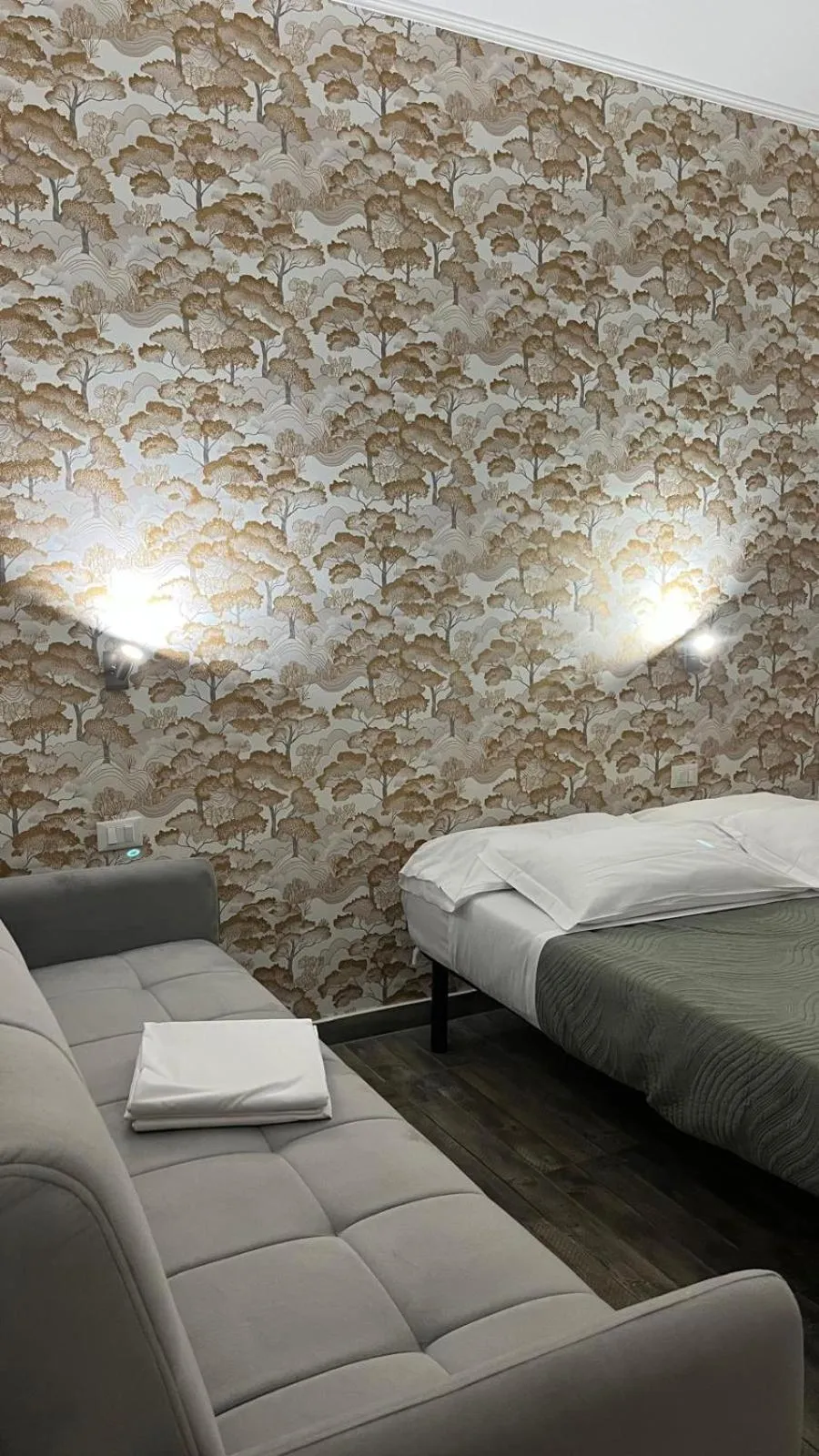 Bed in TIBURTINA INN GUEST HOUSE