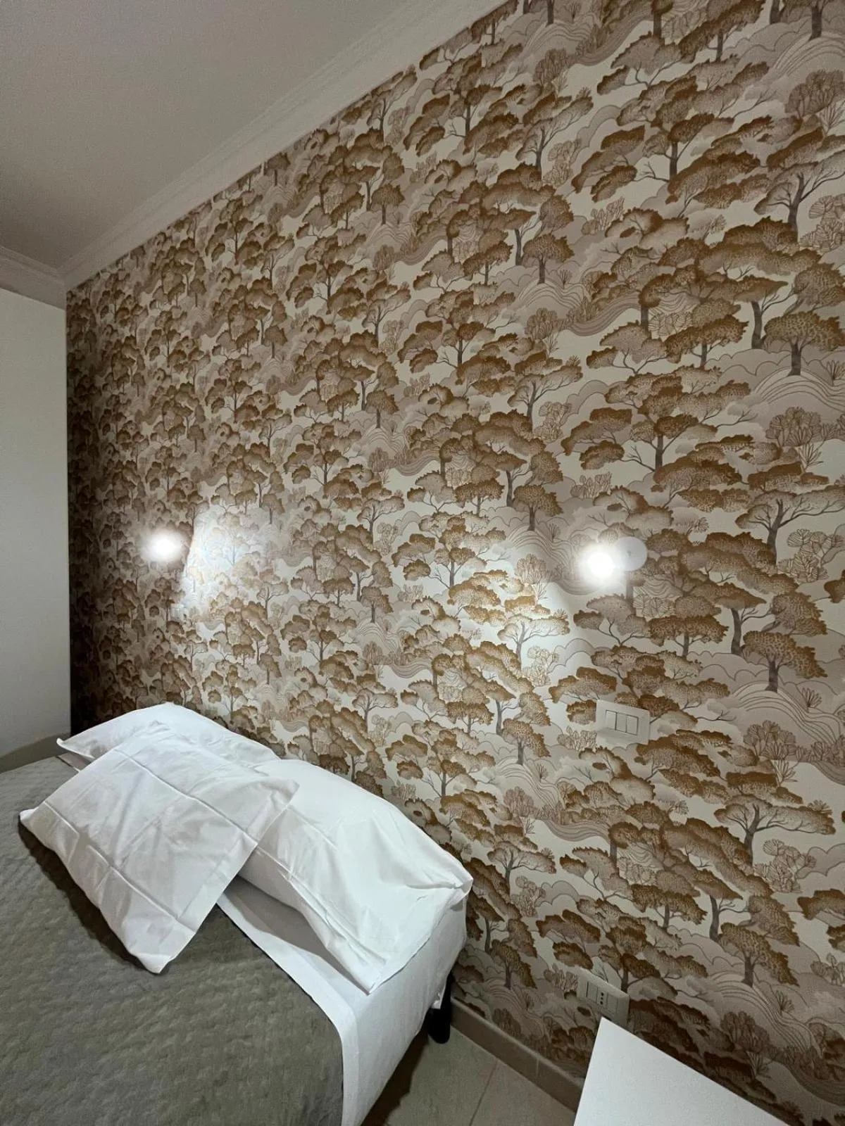 Bed in TIBURTINA INN GUEST HOUSE