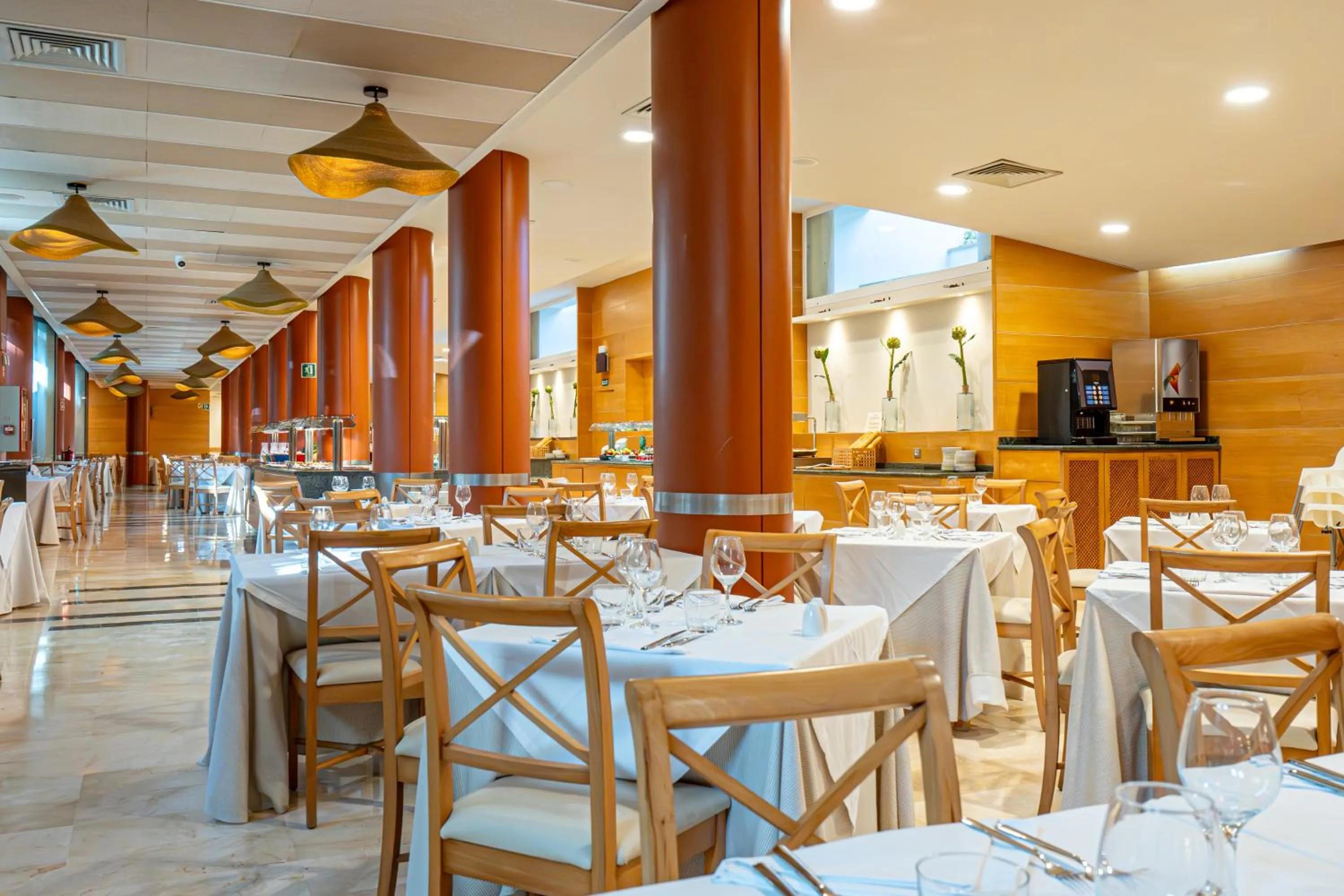 Restaurant/places to eat in Hotel Rosella affiliated by Intelier