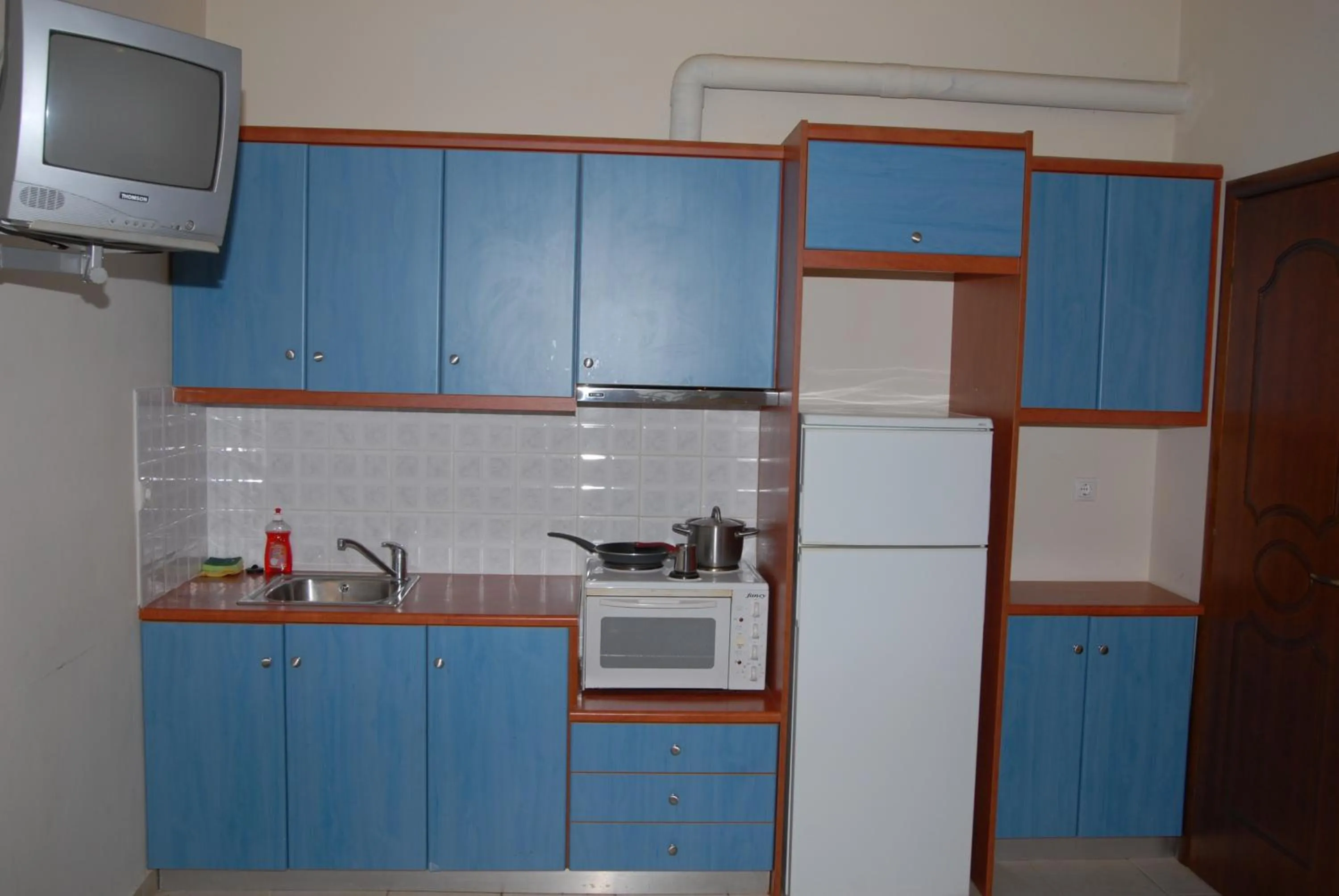 Kitchen or kitchenette in Tsertos Apartments