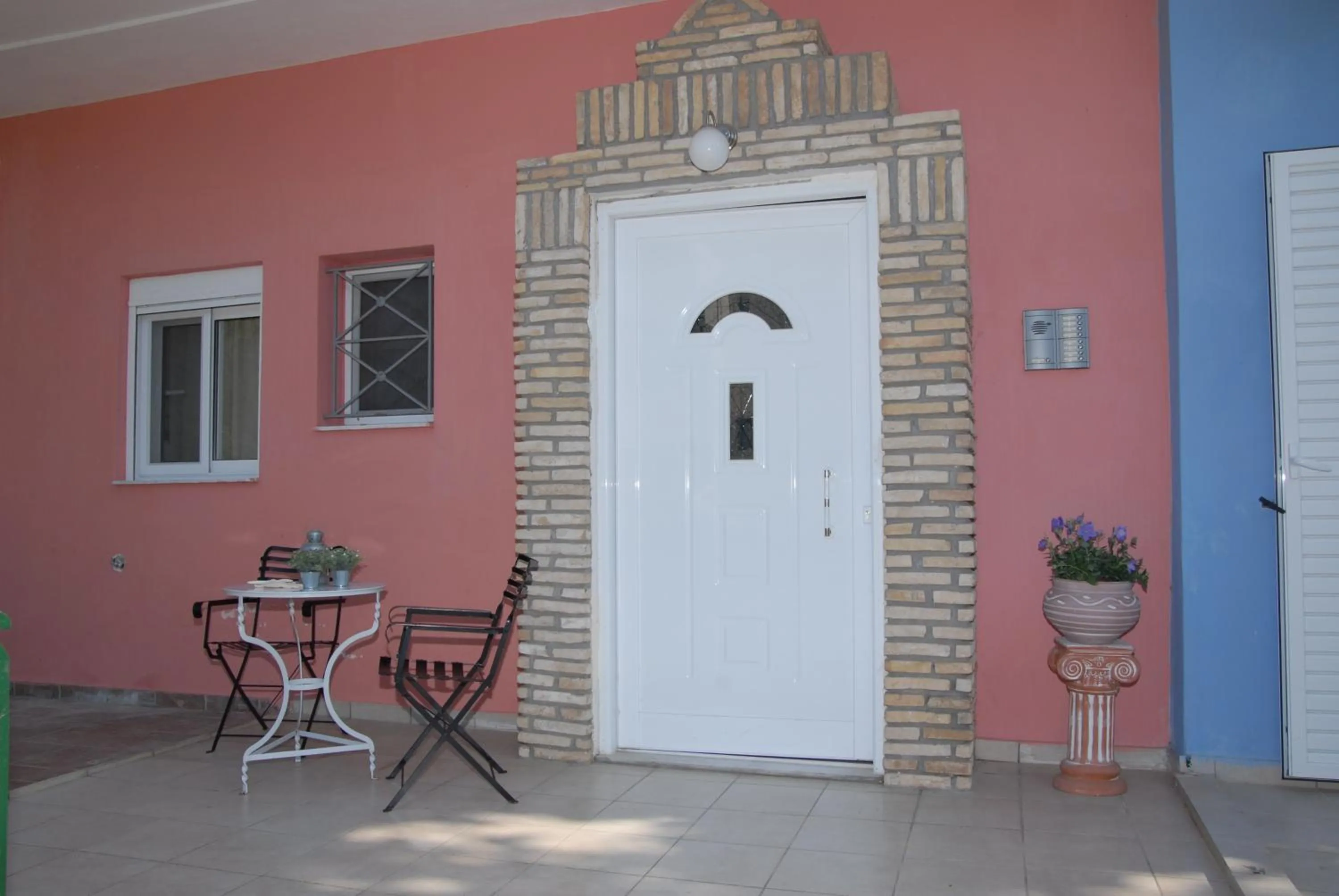 Facade/entrance in Tsertos Apartments