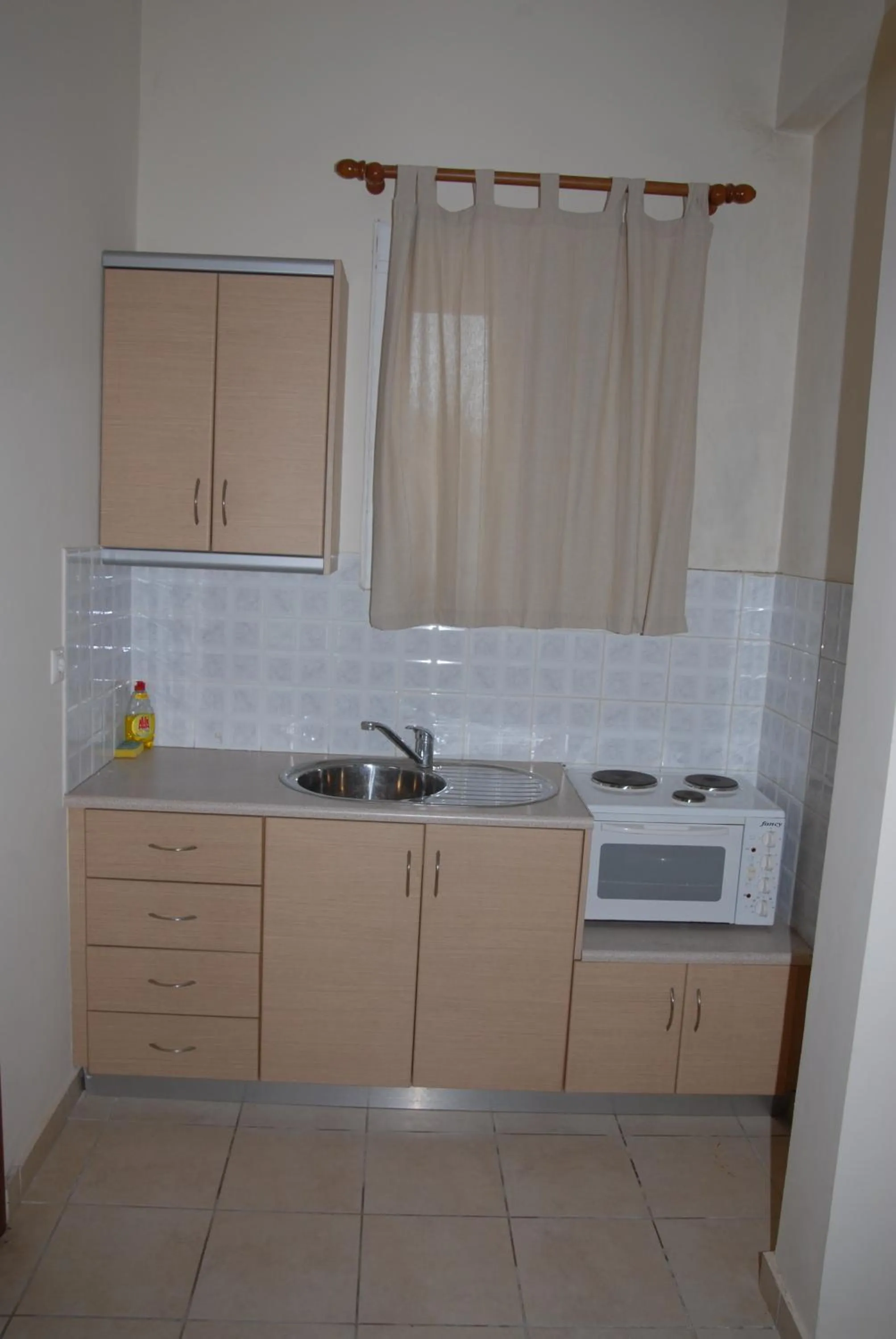 Kitchen or kitchenette in Tsertos Apartments