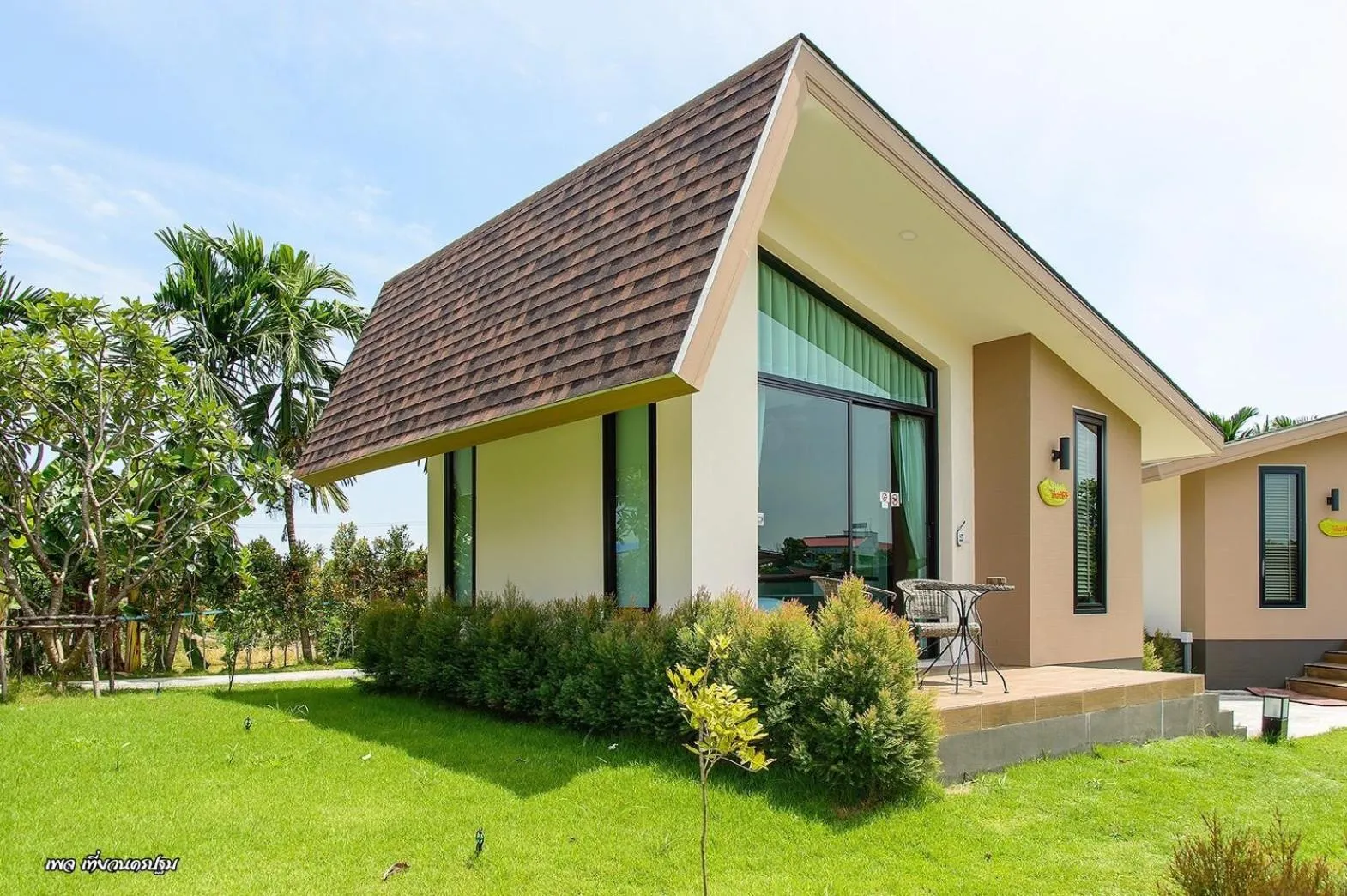 Boat House Boutique Riverside